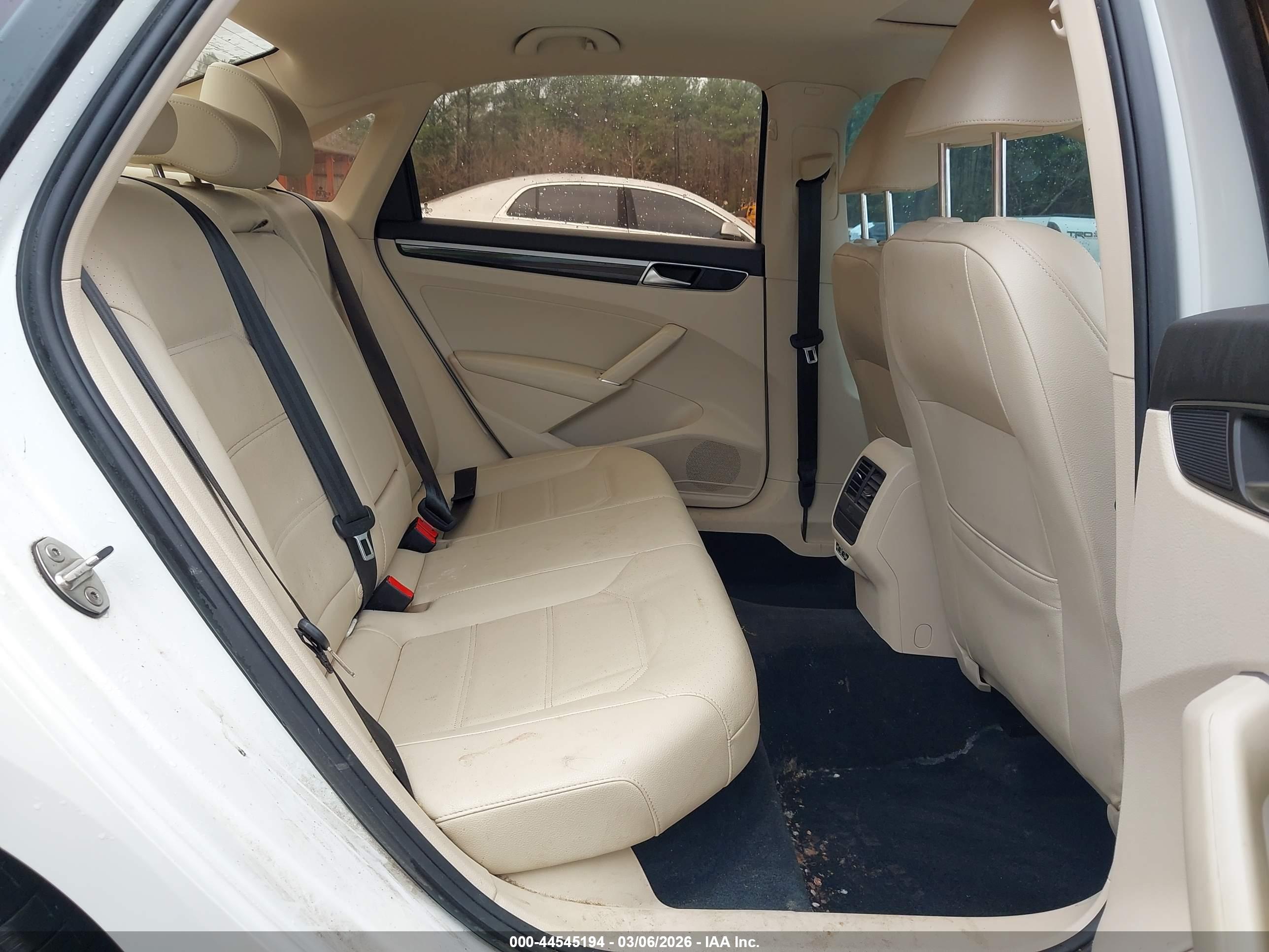 VOLKSWAGEN PASSAT image 8