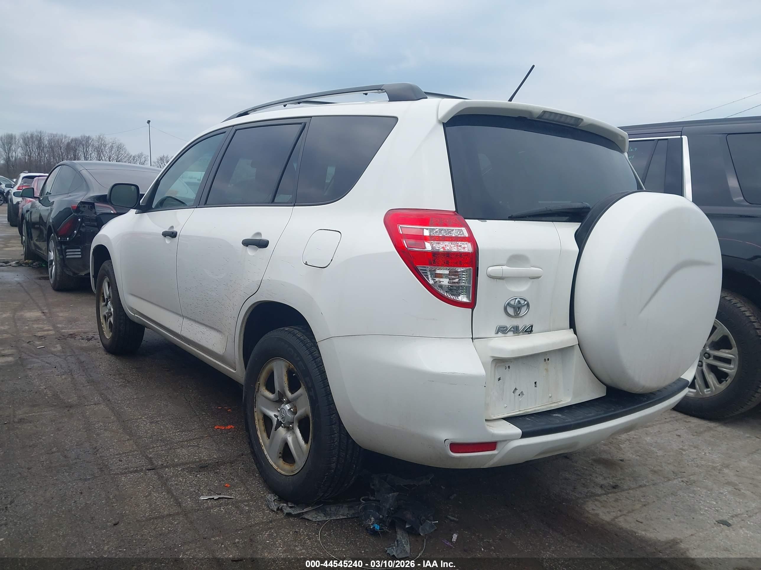 TOYOTA RAV4 image 3