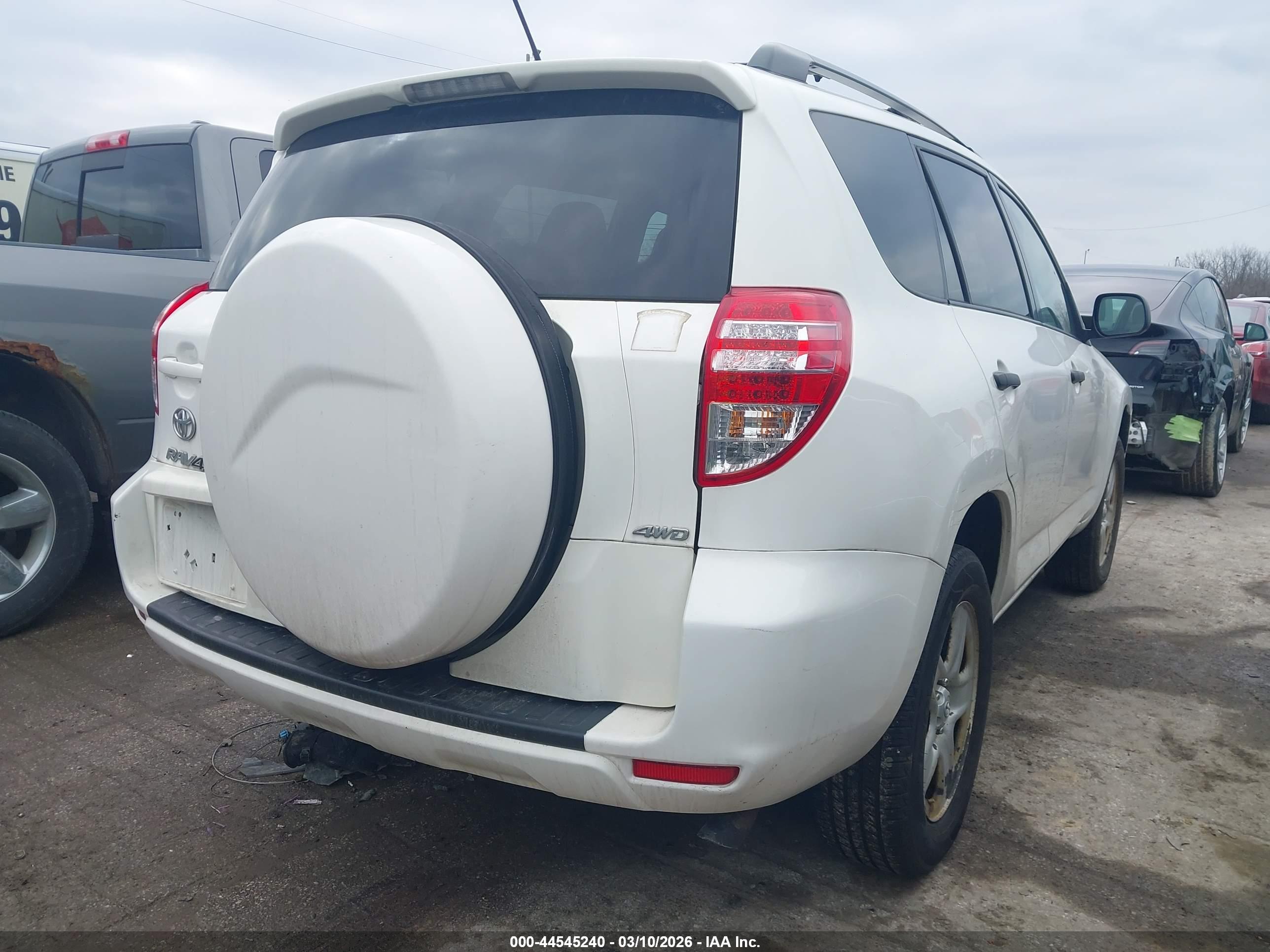 TOYOTA RAV4 image 4