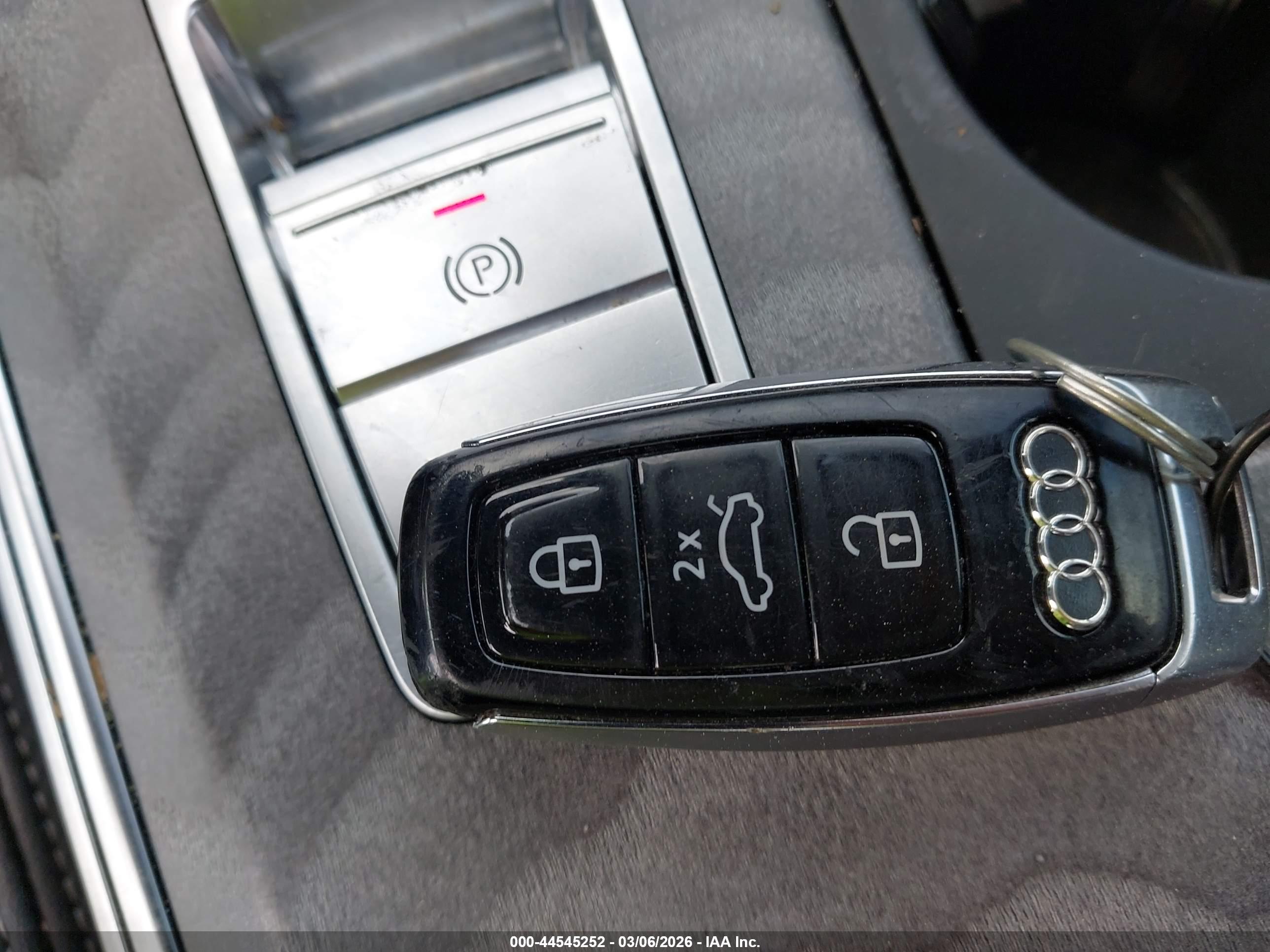 AUDI A6 image 11