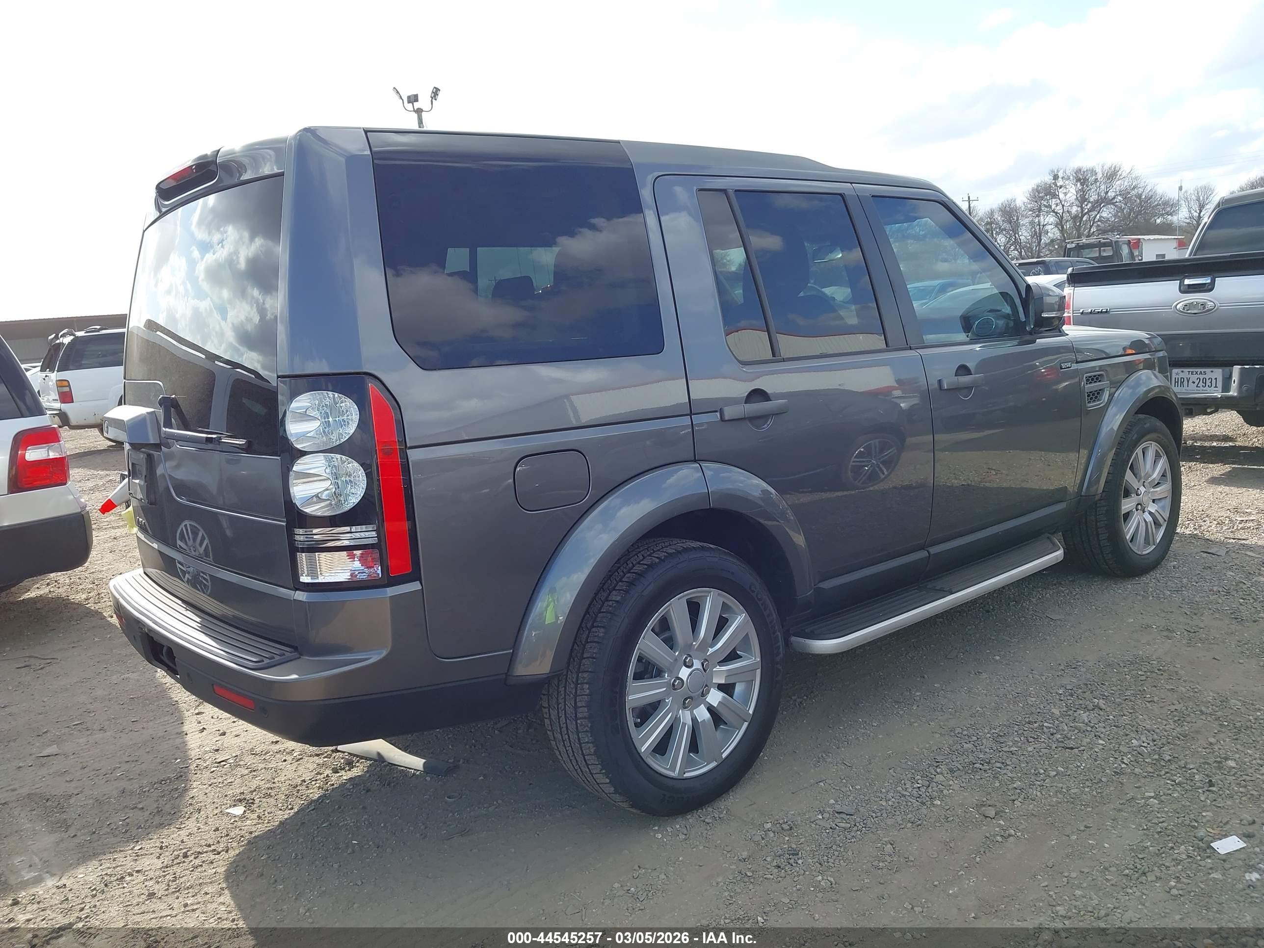 LAND ROVER image 4