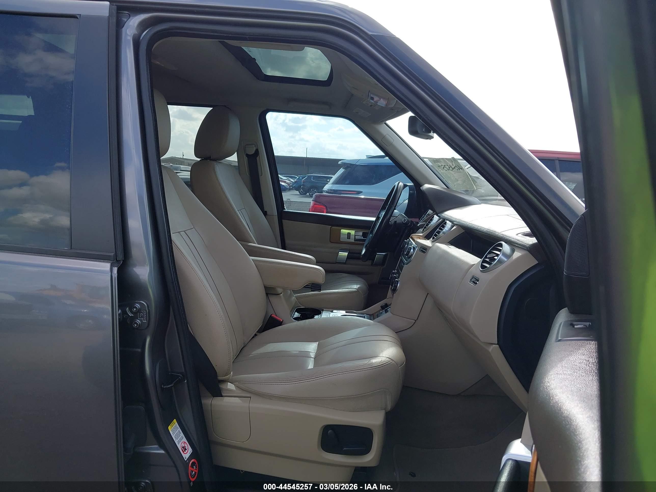 LAND ROVER image 5