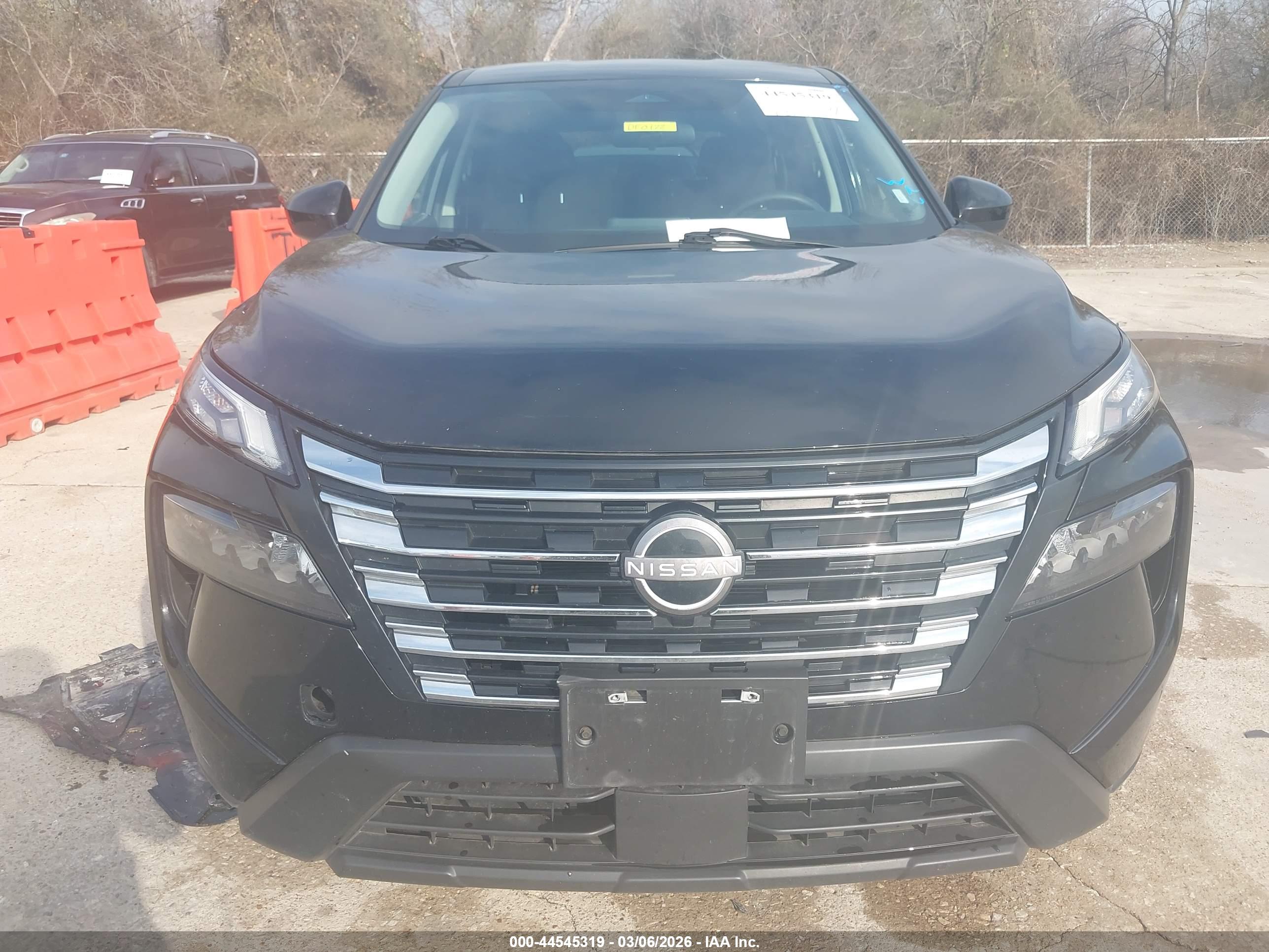 NISSAN ROGUE image 6