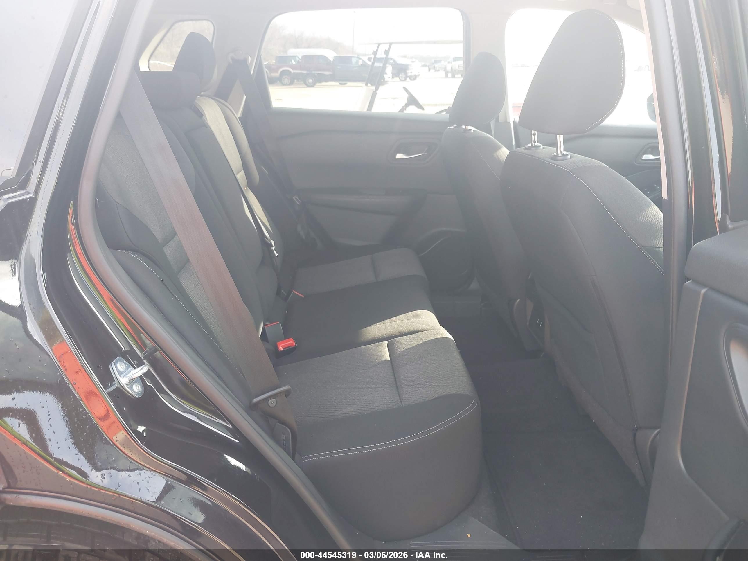 NISSAN ROGUE image 8