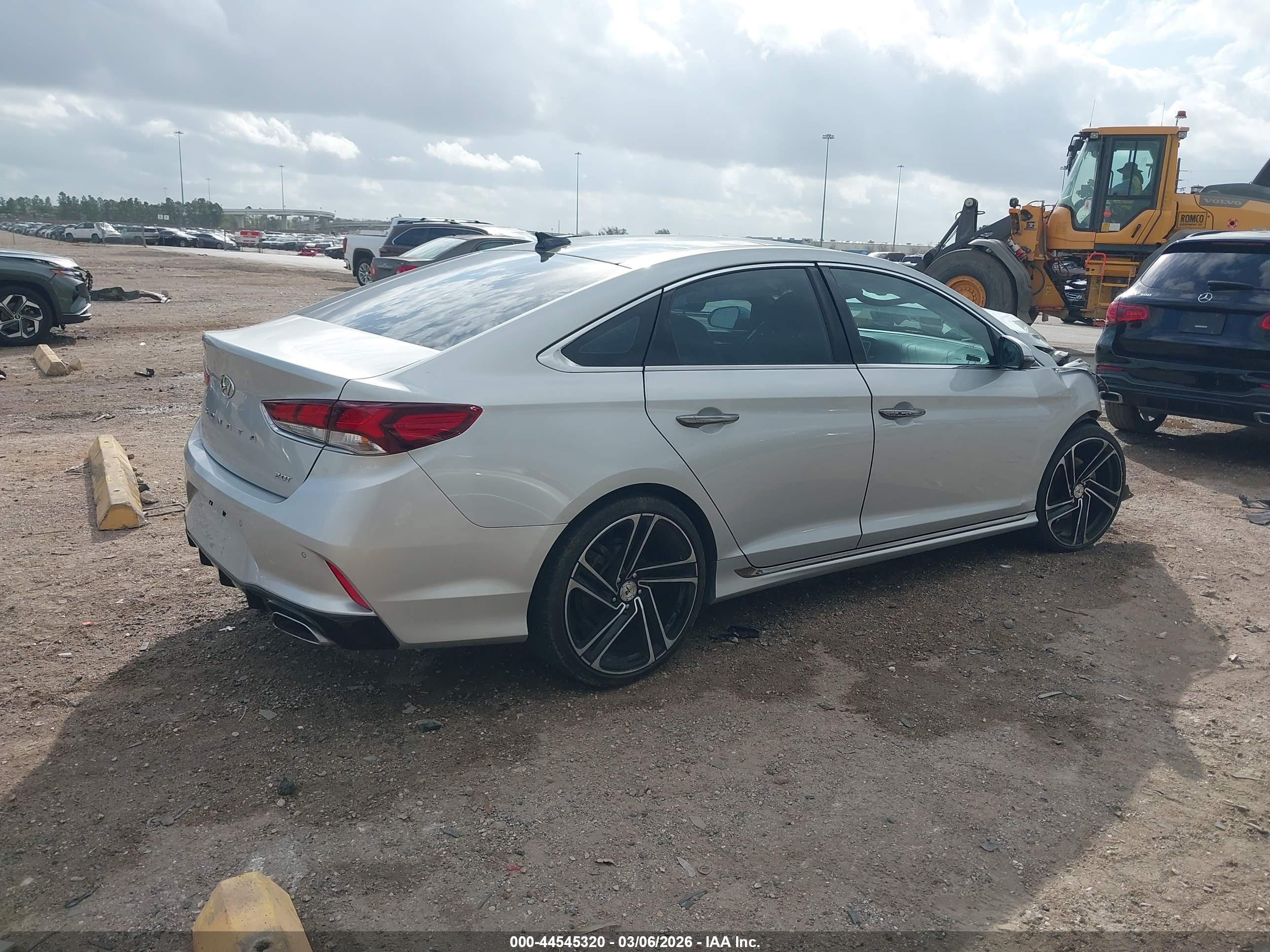 HYUNDAI SONATA image 4