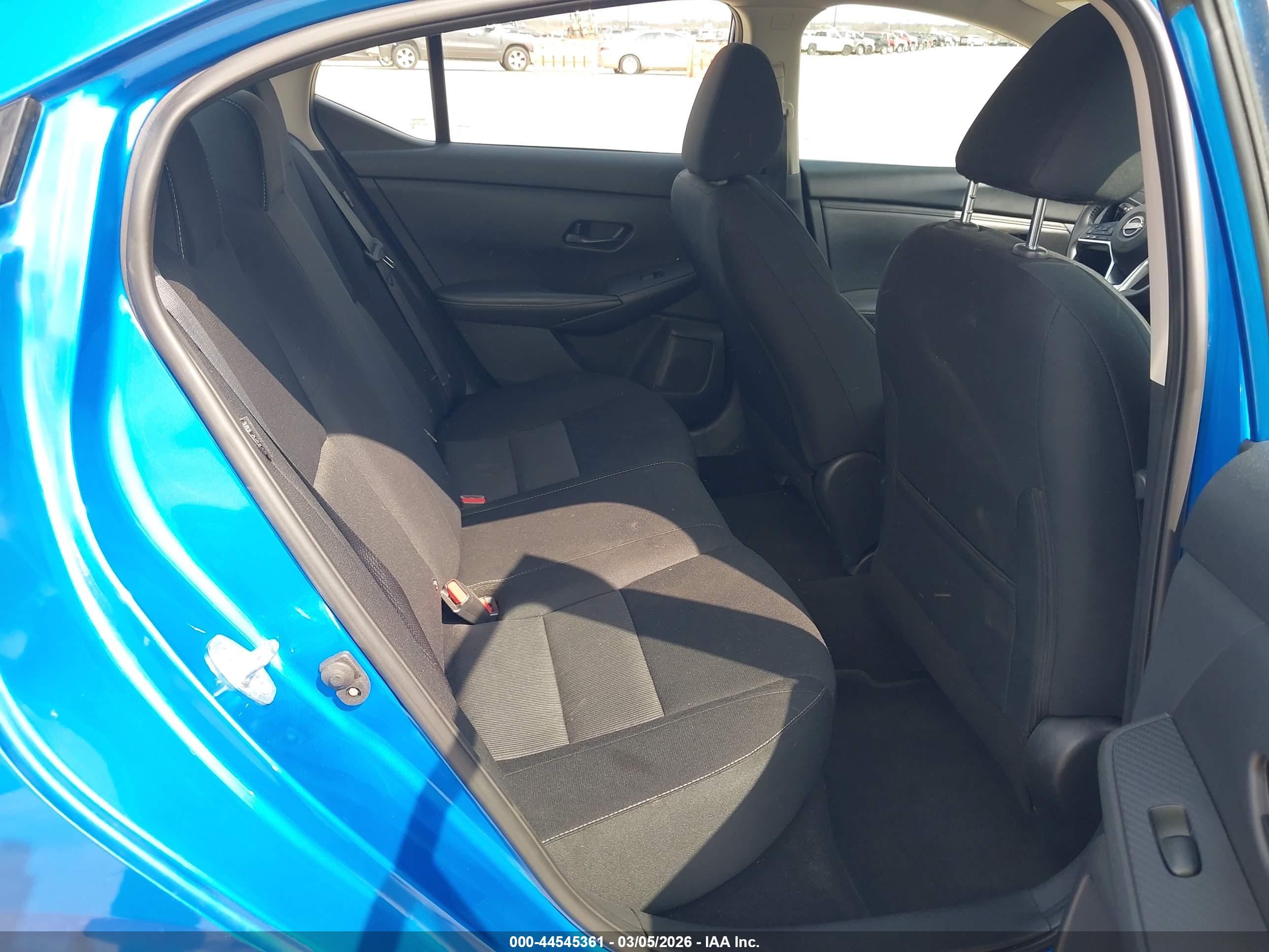 NISSAN SENTRA image 8