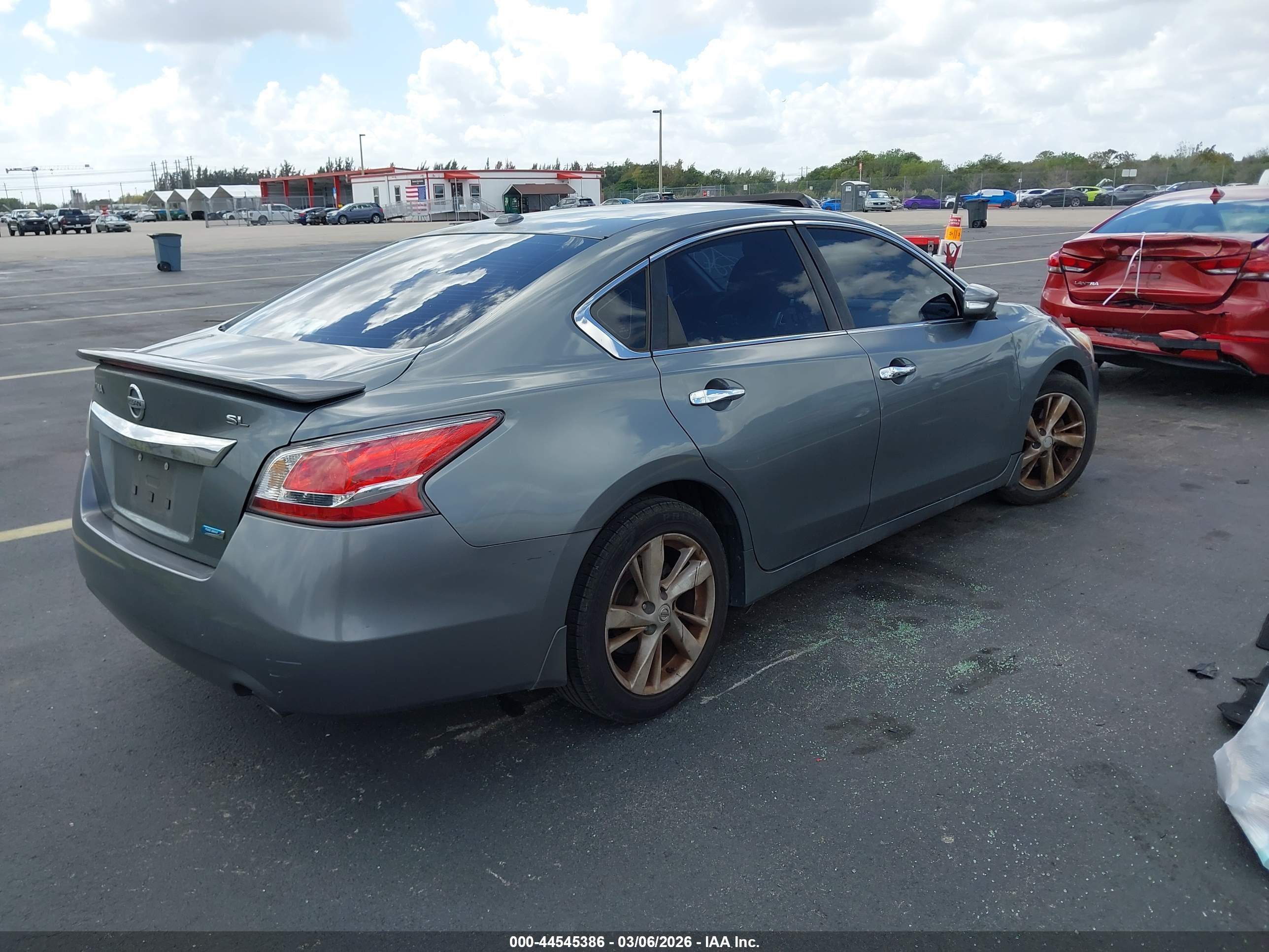 NISSAN ALTIMA image 4