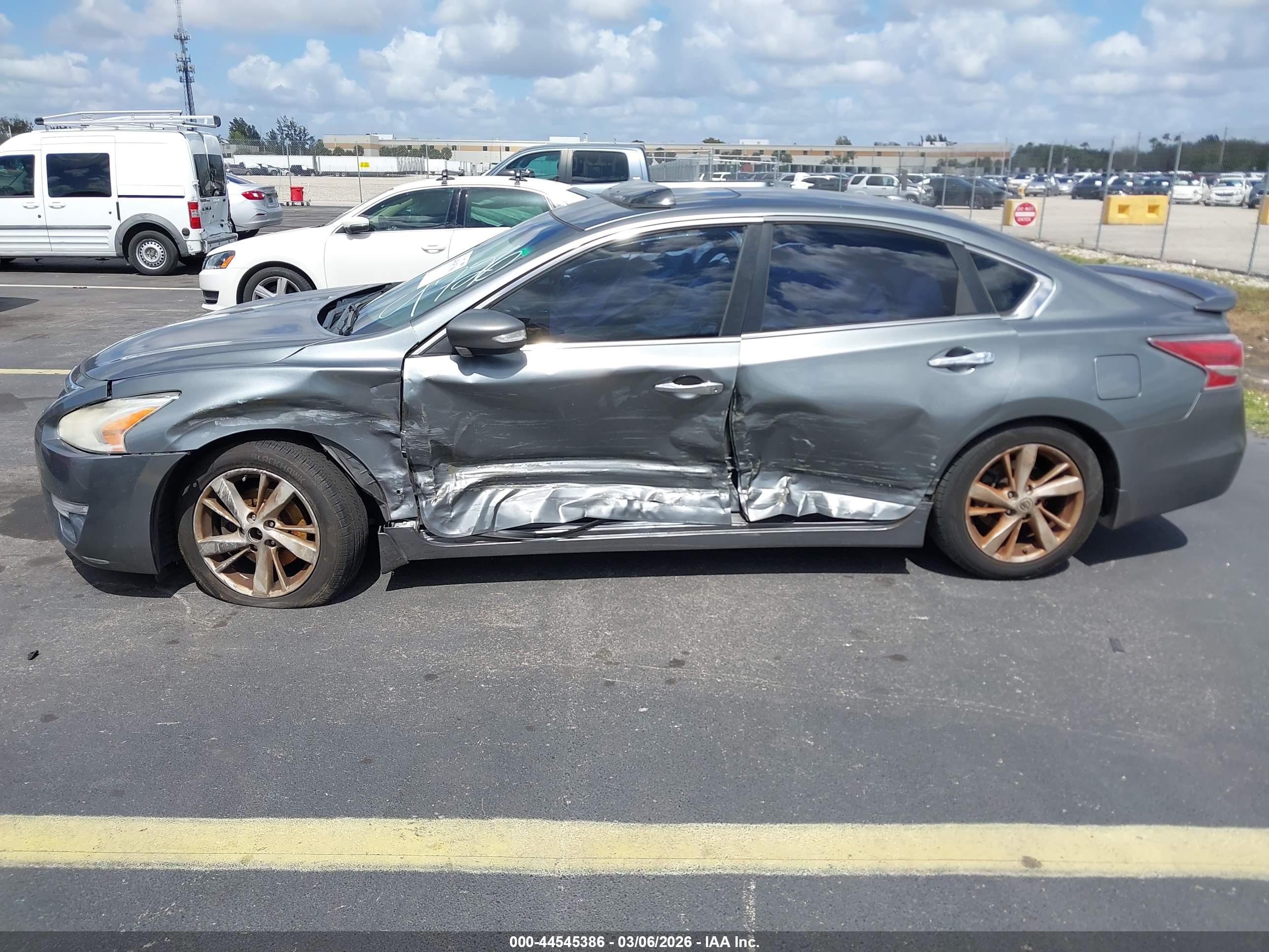 NISSAN ALTIMA image 6