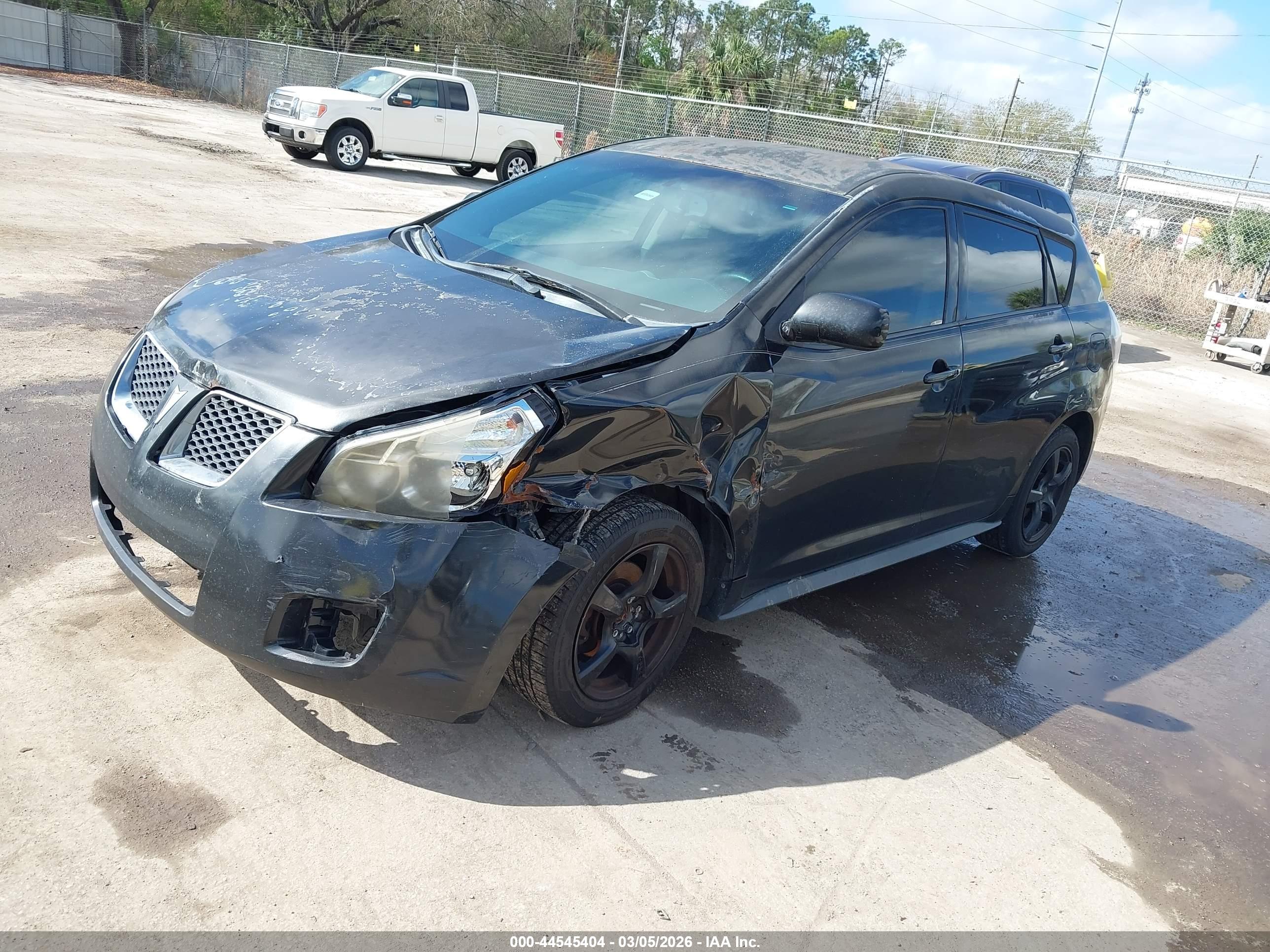 PONTIAC VIBE image 2