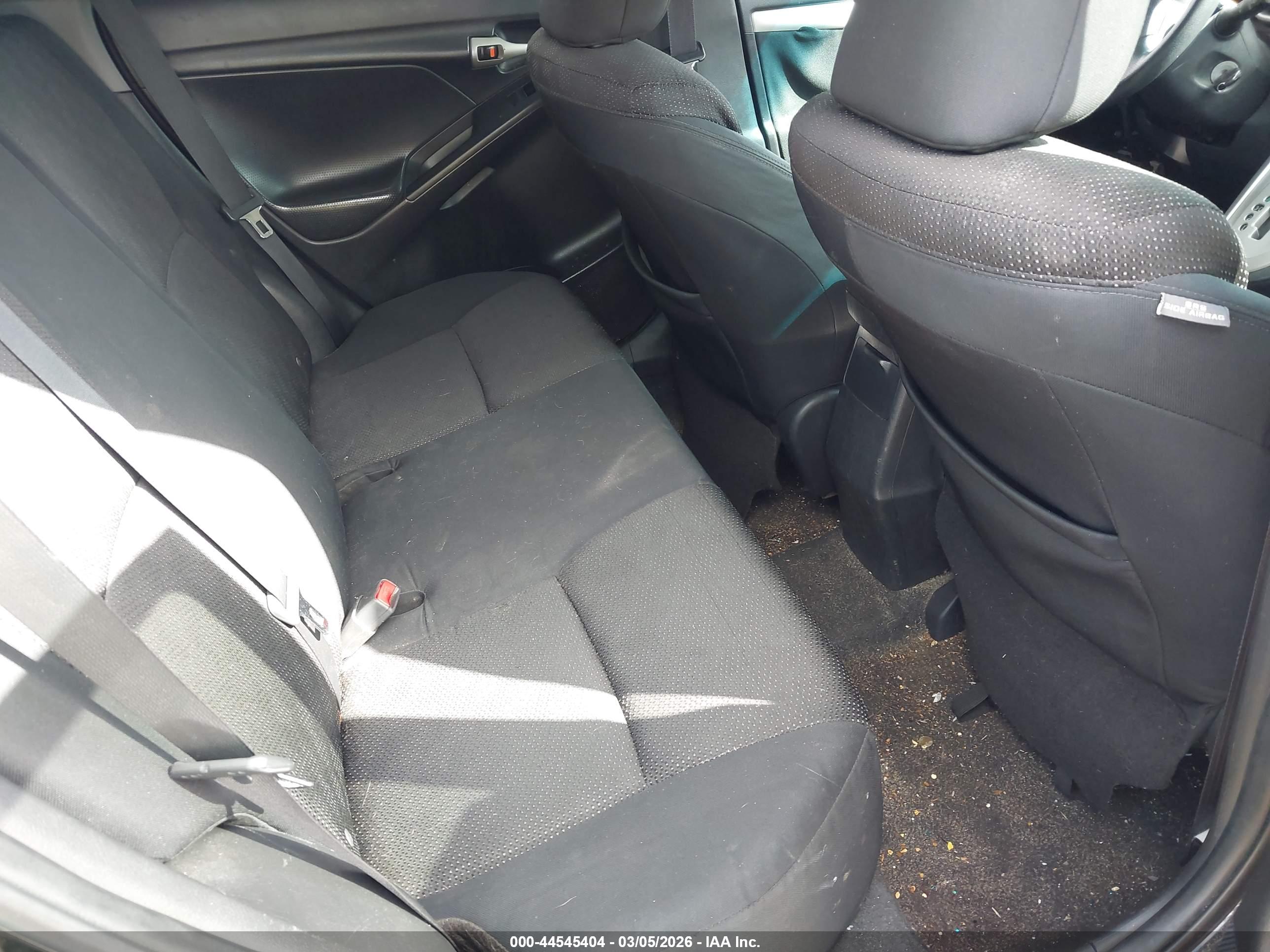 PONTIAC VIBE image 8