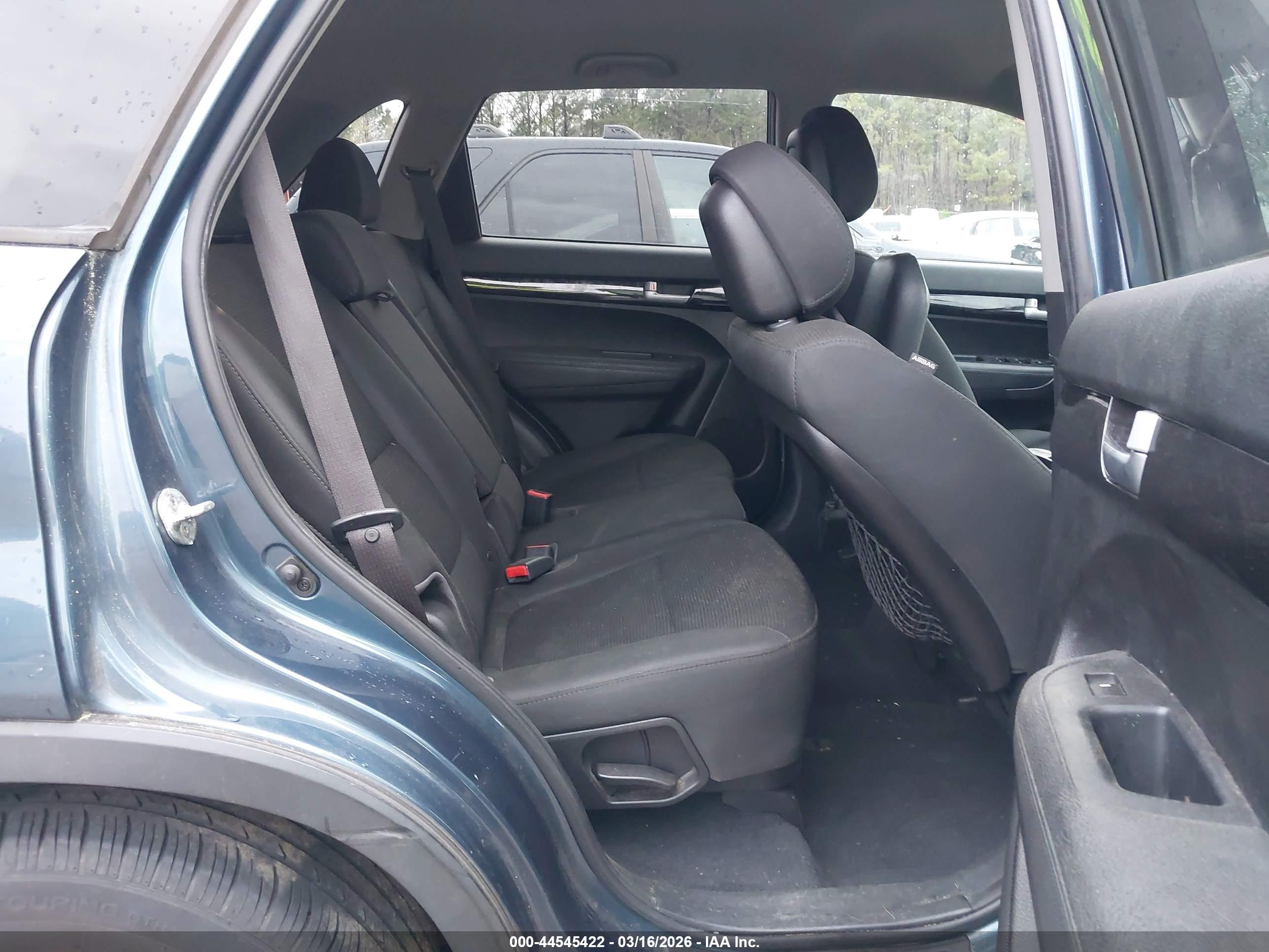 KIA SORENTO image 8