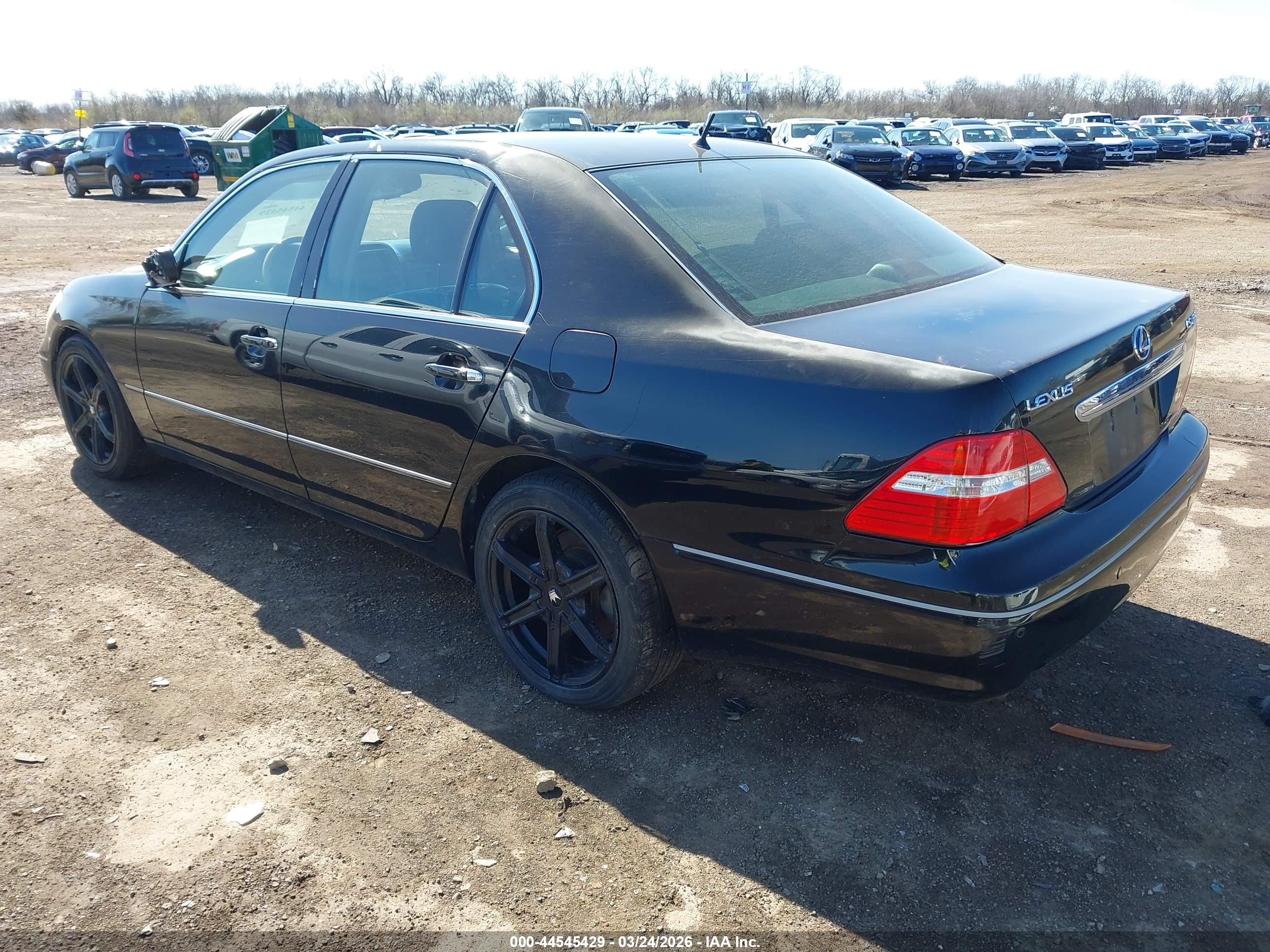 LEXUS LS image 3