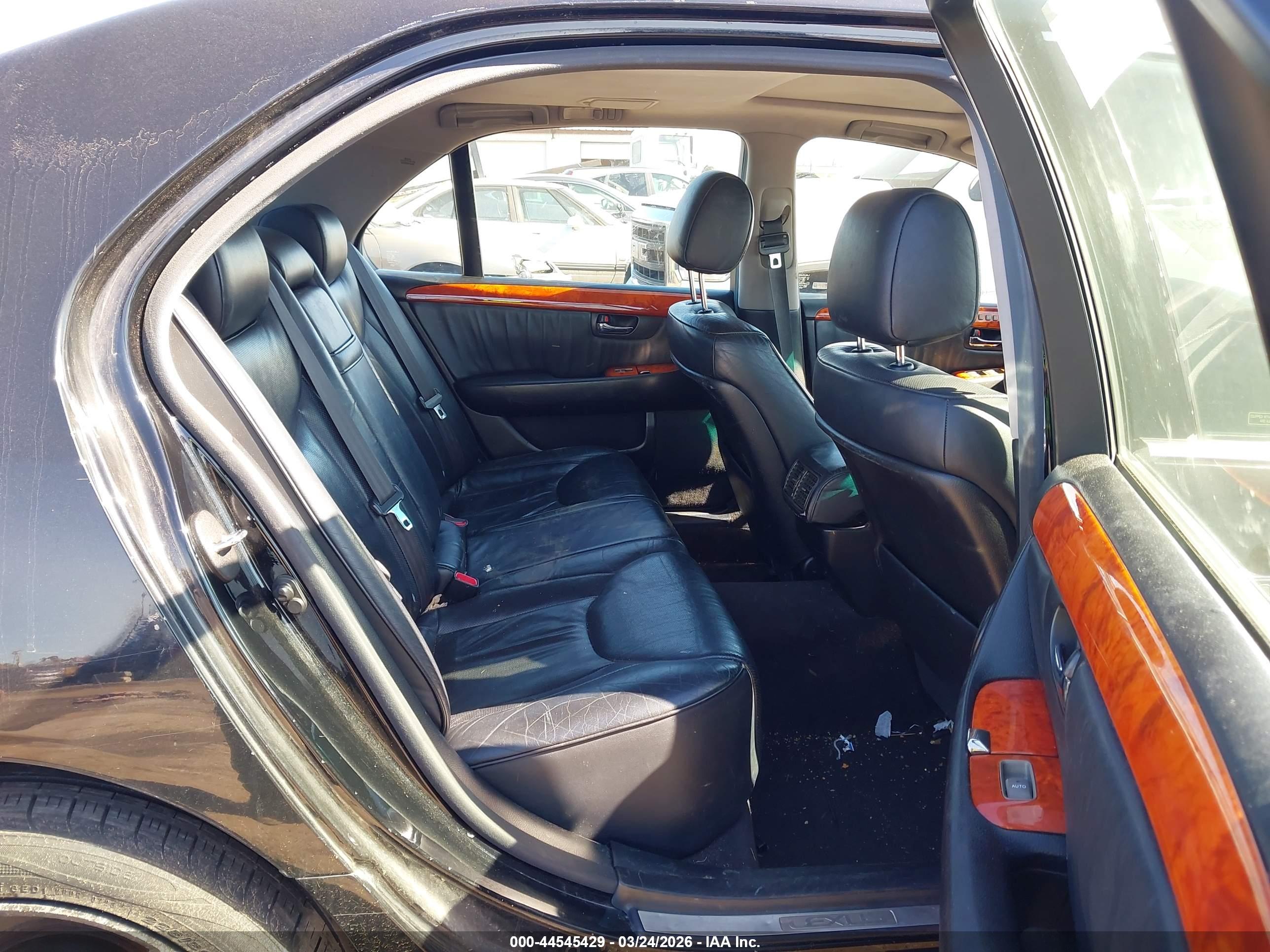 LEXUS LS image 8