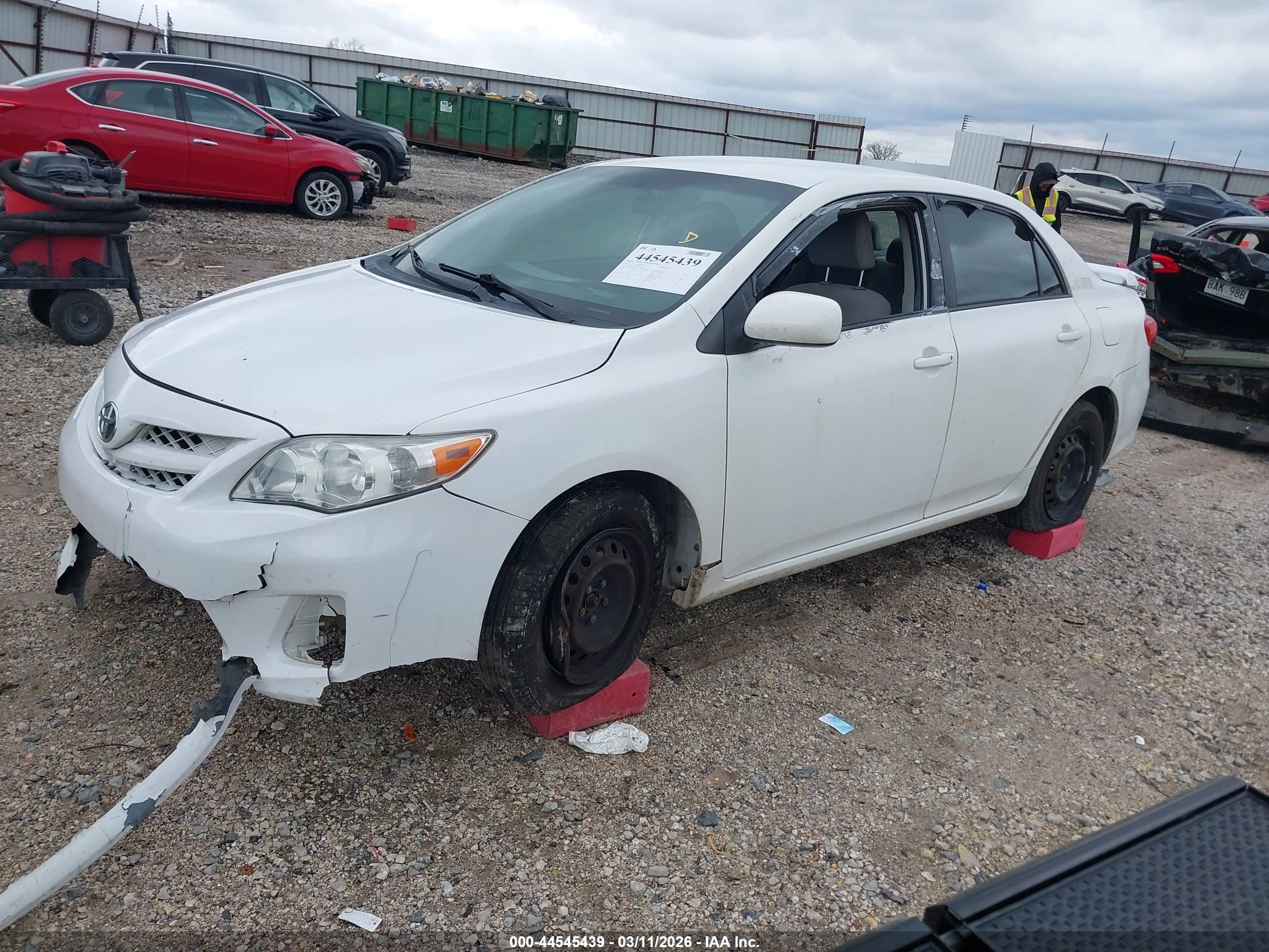 TOYOTA COROLLA image 2