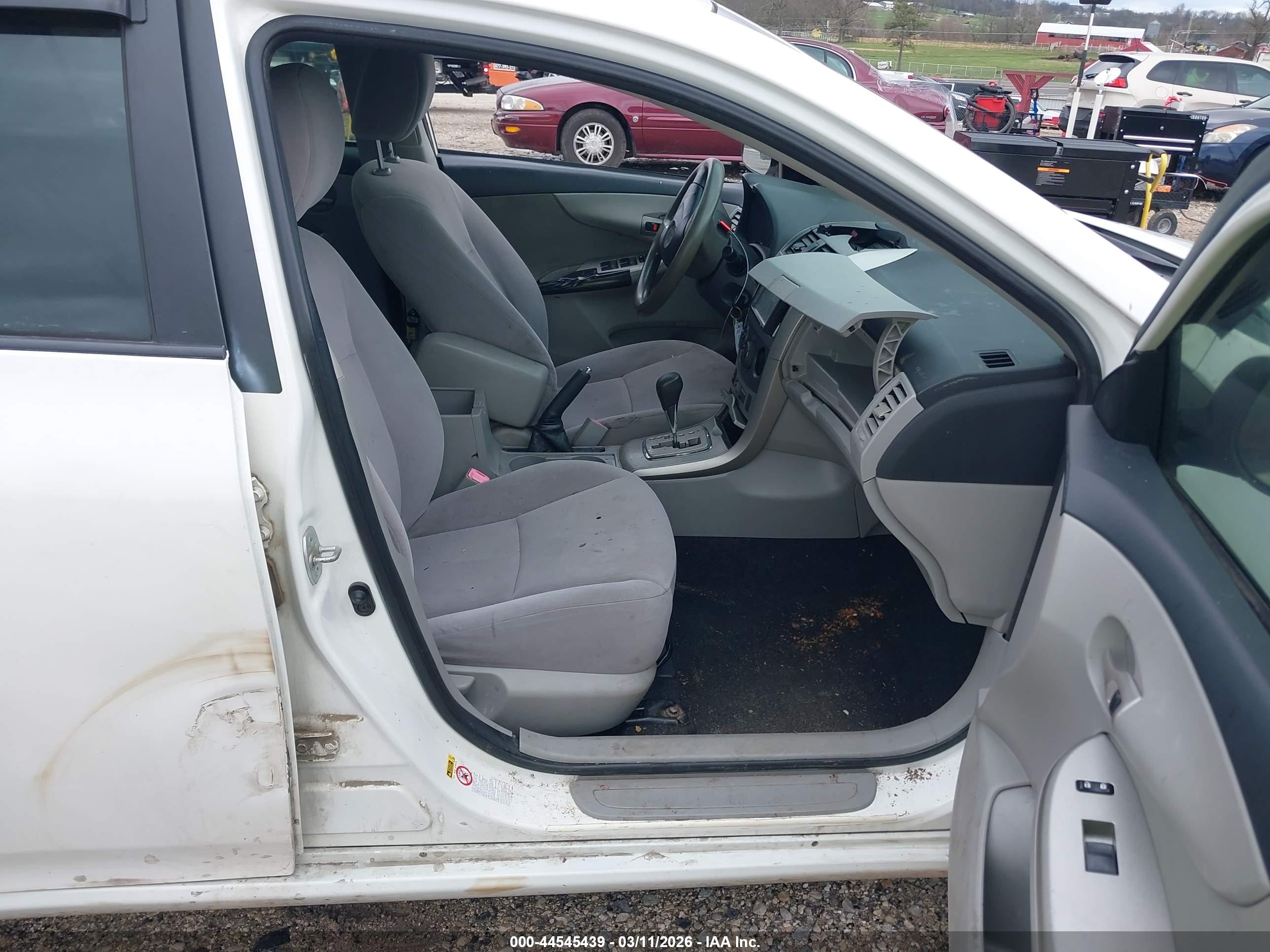 TOYOTA COROLLA image 5