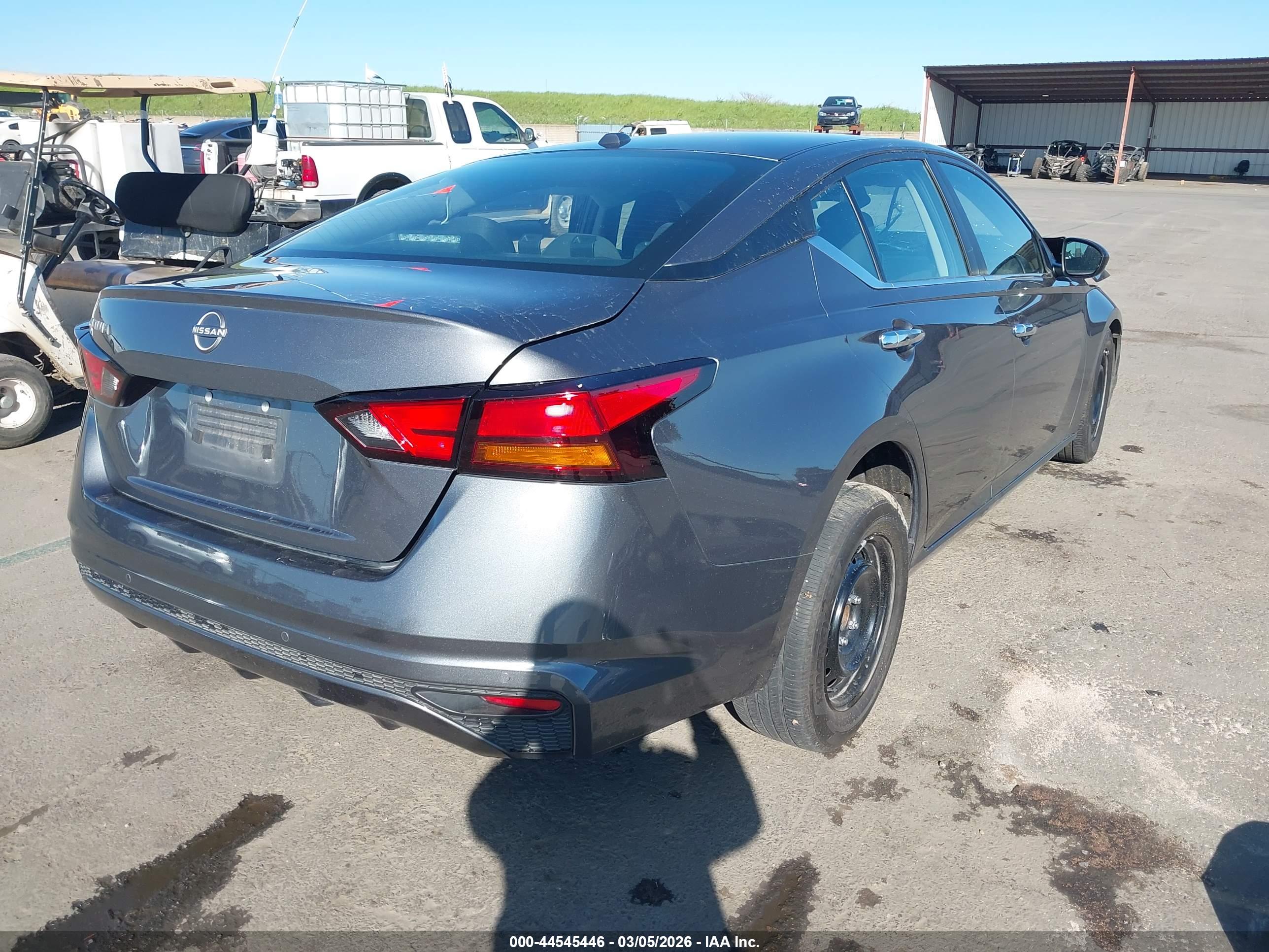 NISSAN ALTIMA image 4