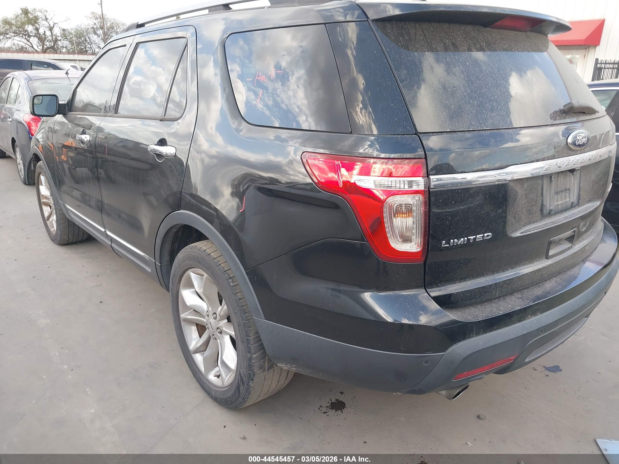 FORD EXPLORER image 3
