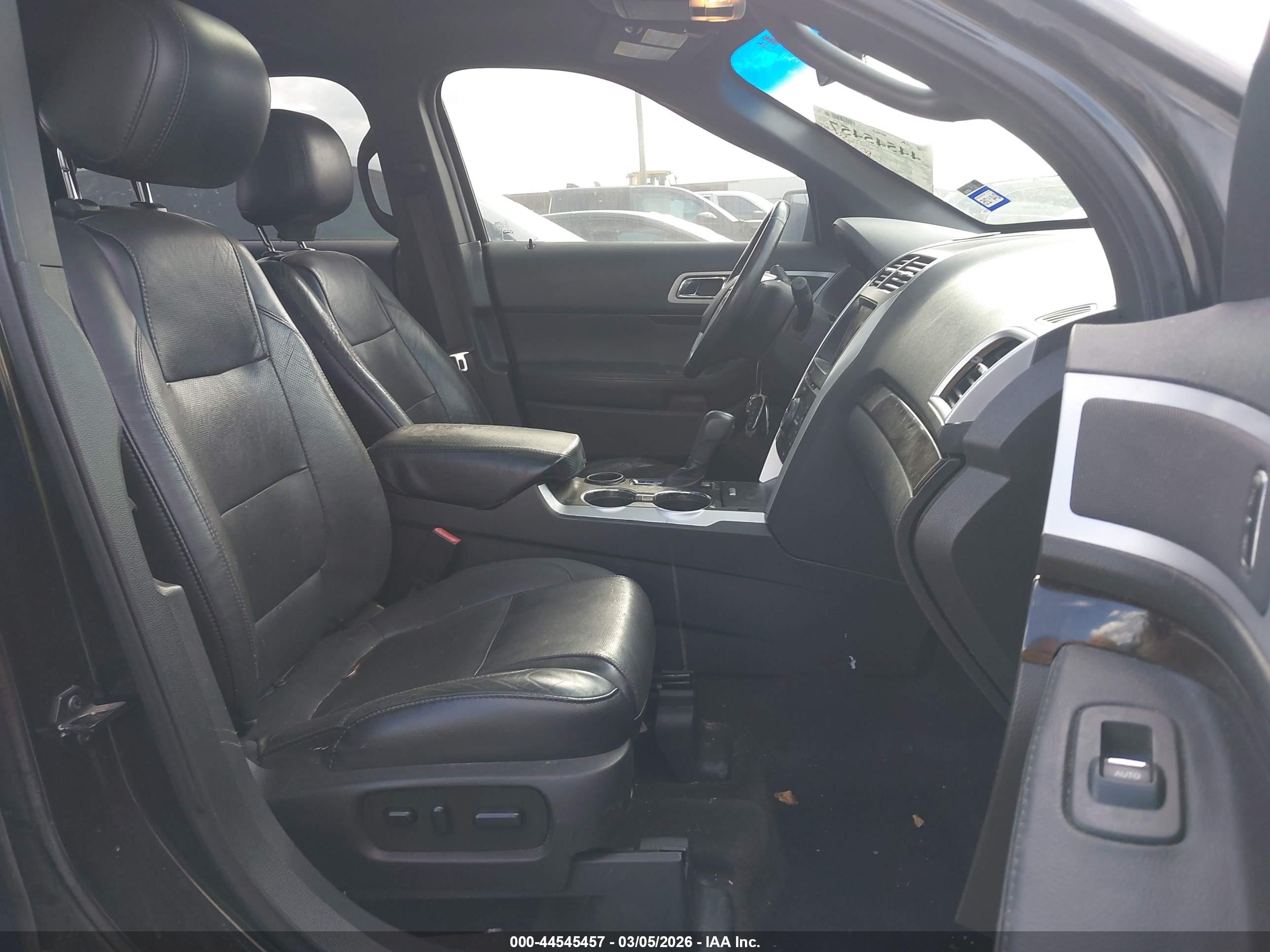 FORD EXPLORER image 5