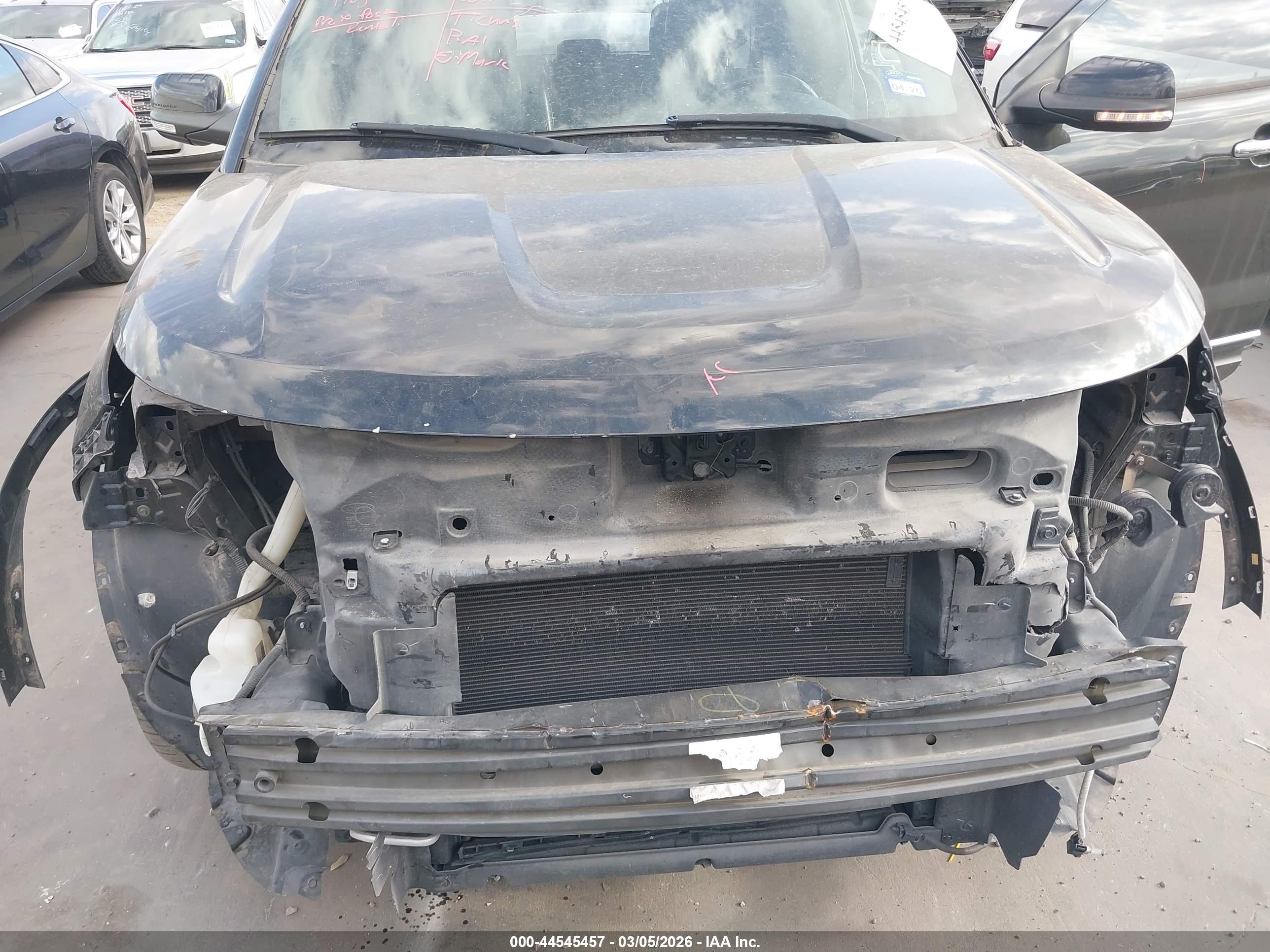 FORD EXPLORER image 6