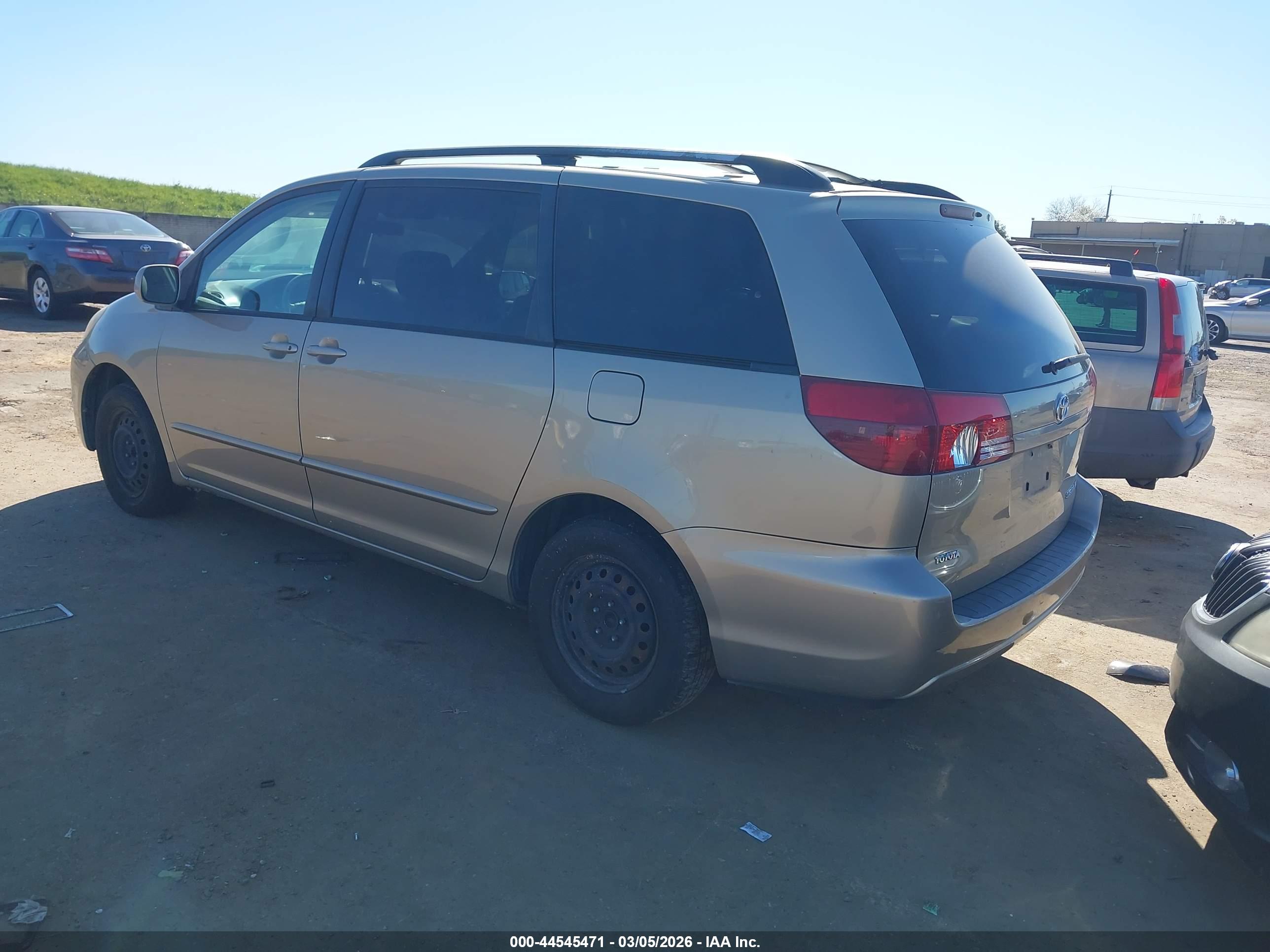 TOYOTA SIENNA image 3