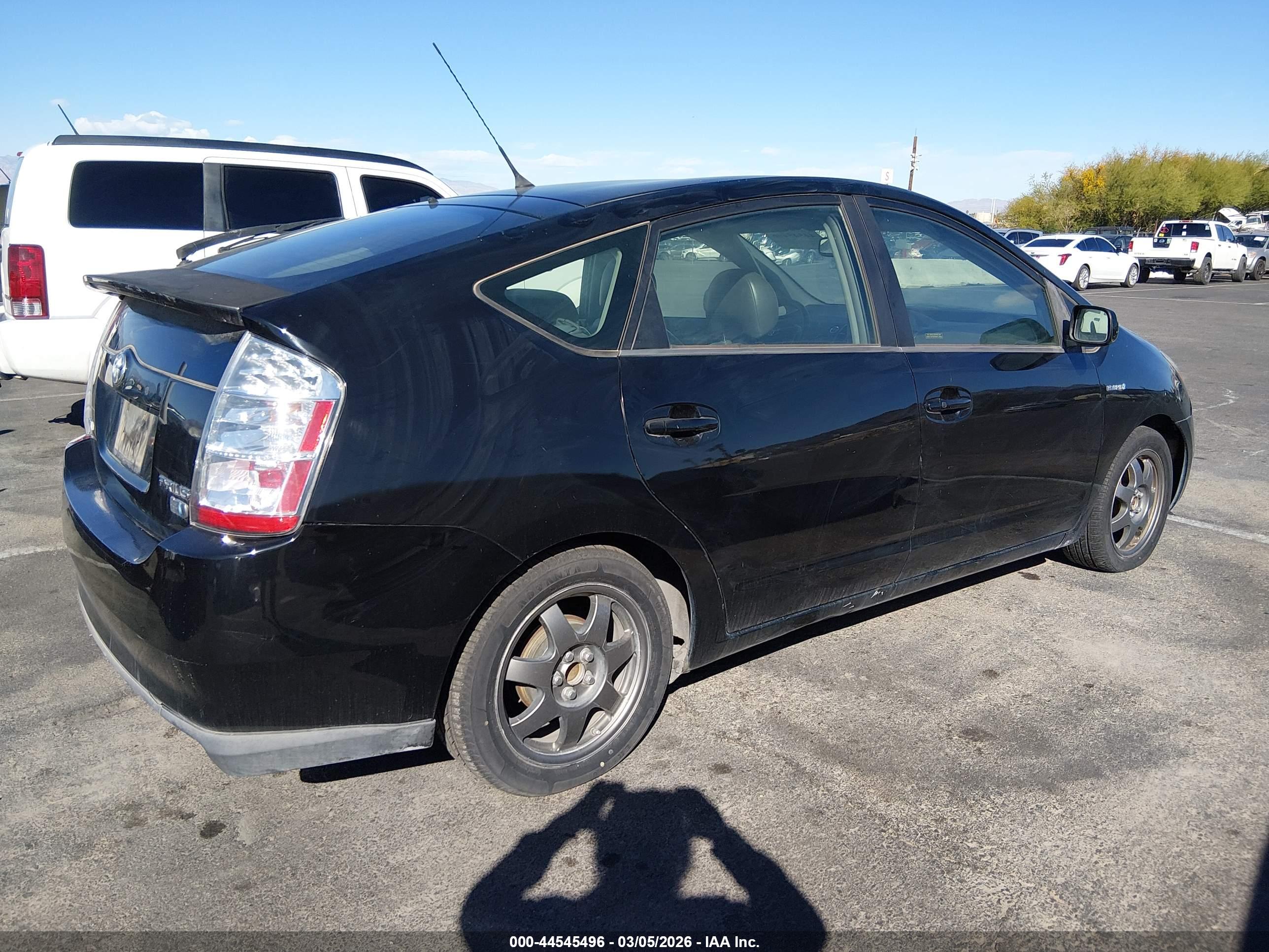 TOYOTA PRIUS image 4