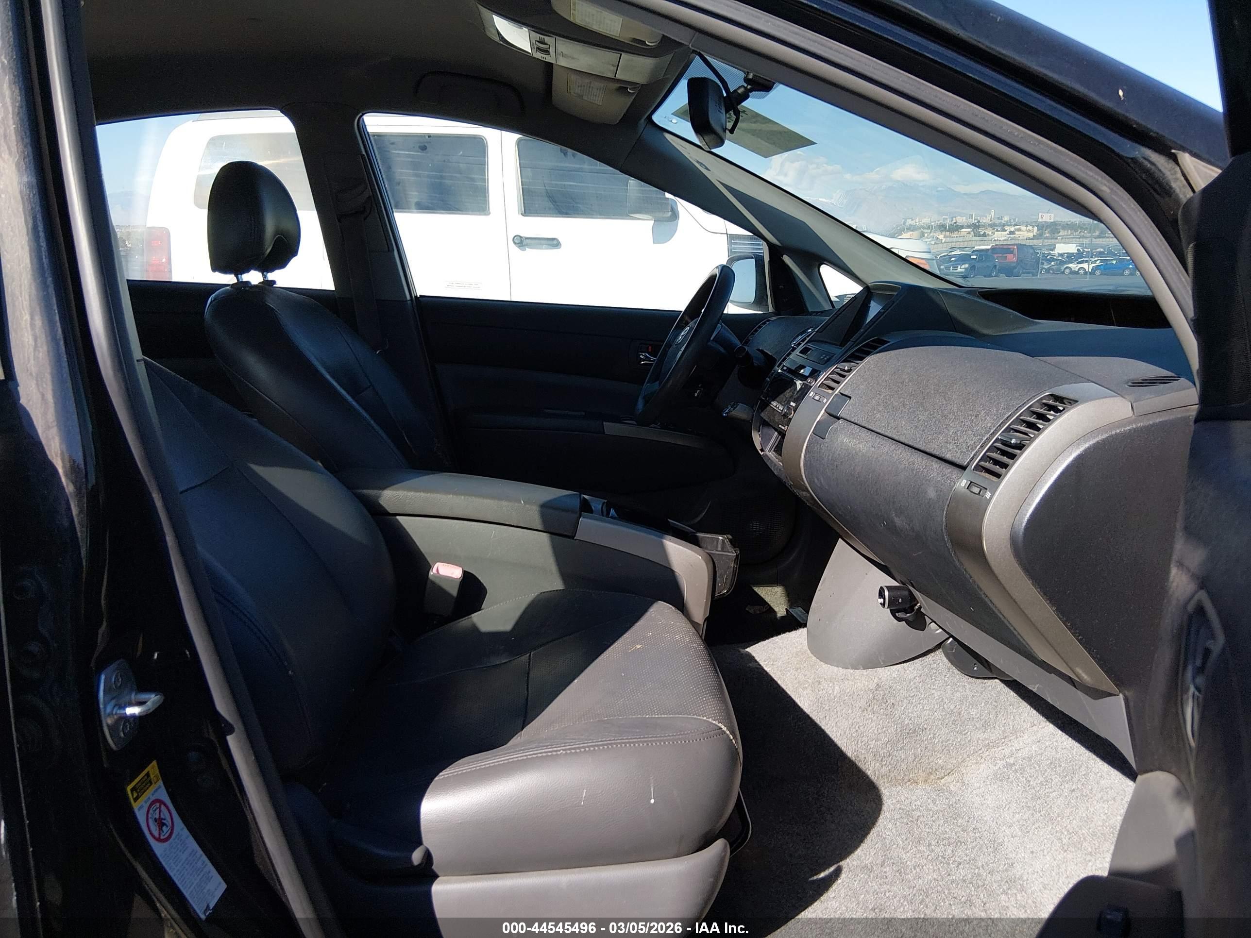 TOYOTA PRIUS image 5