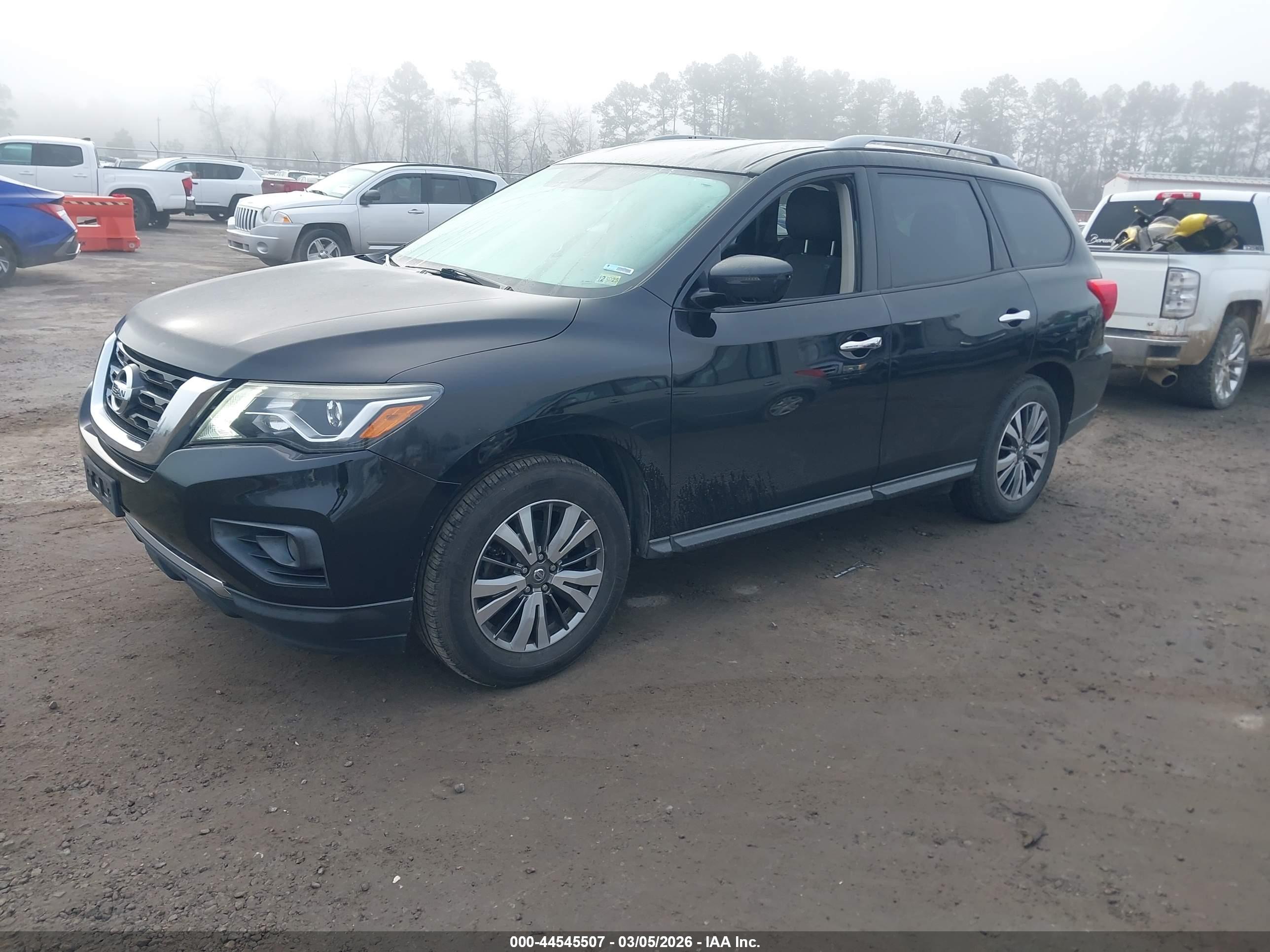 NISSAN PATHFINDER image 2