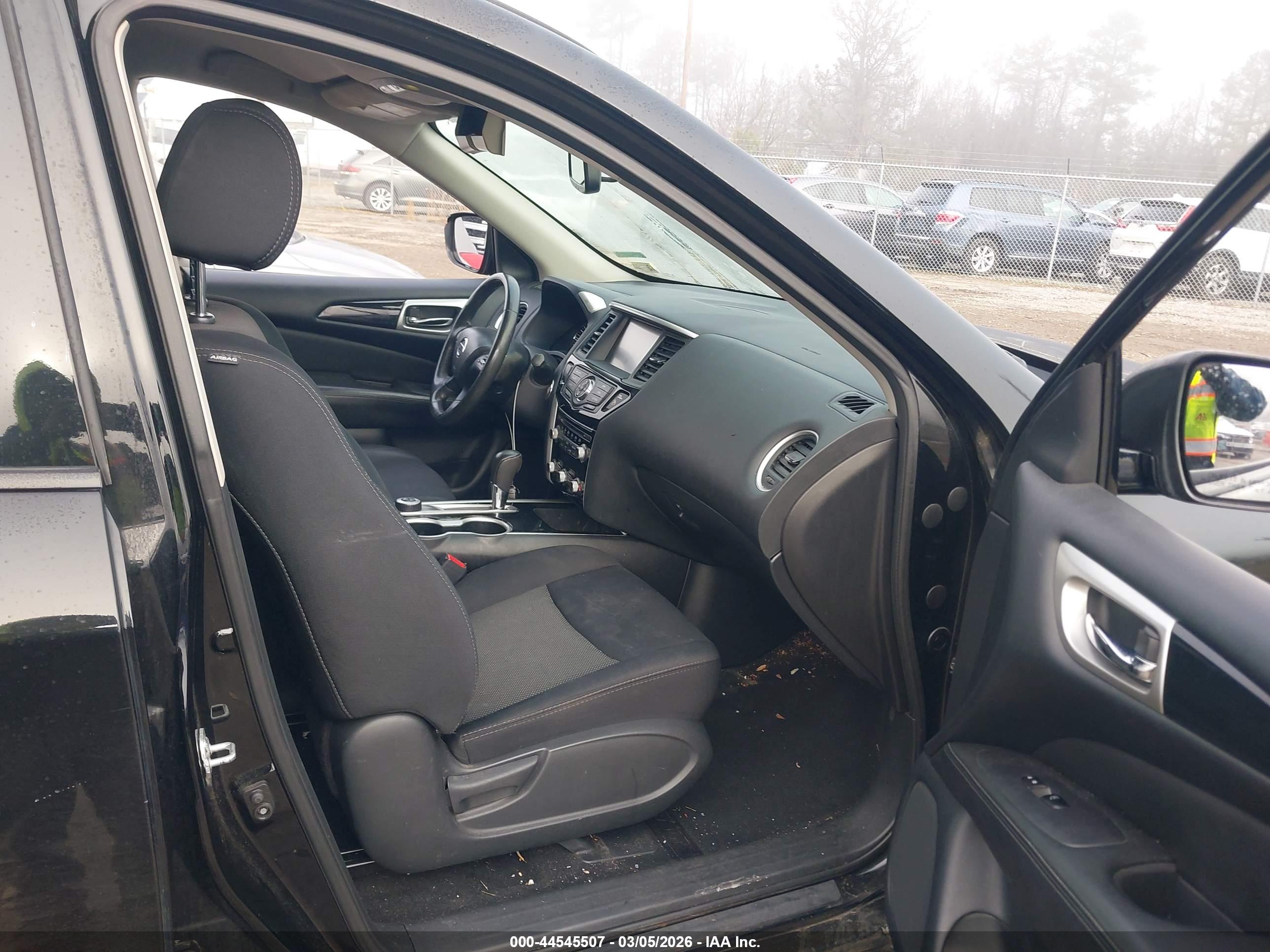 NISSAN PATHFINDER image 5