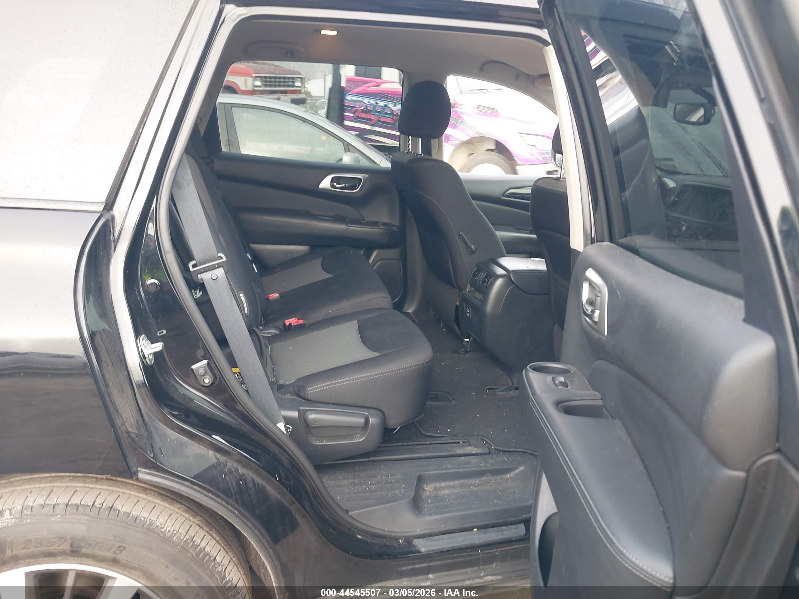 NISSAN PATHFINDER image 8