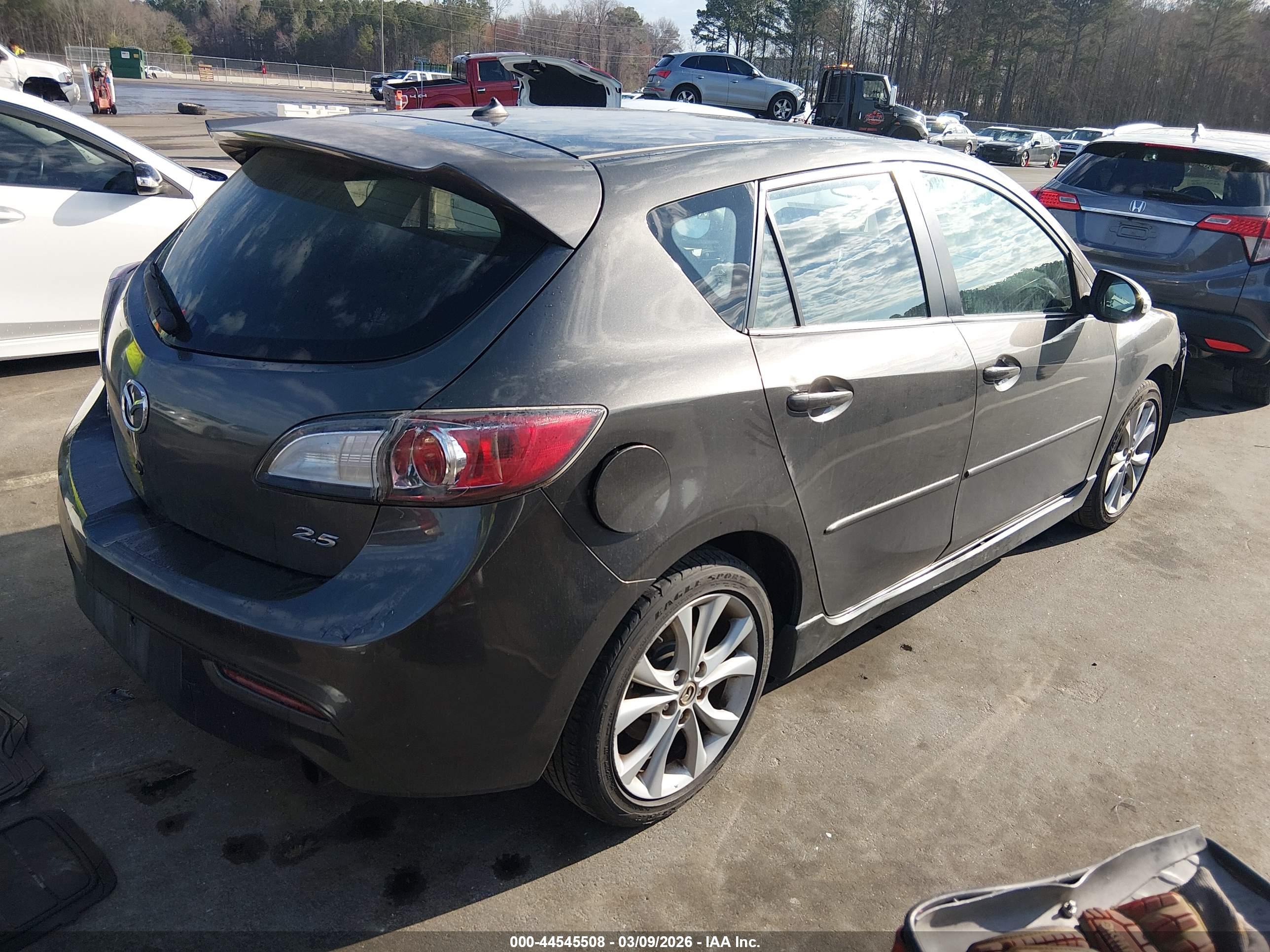 MAZDA MAZDA3 image 4