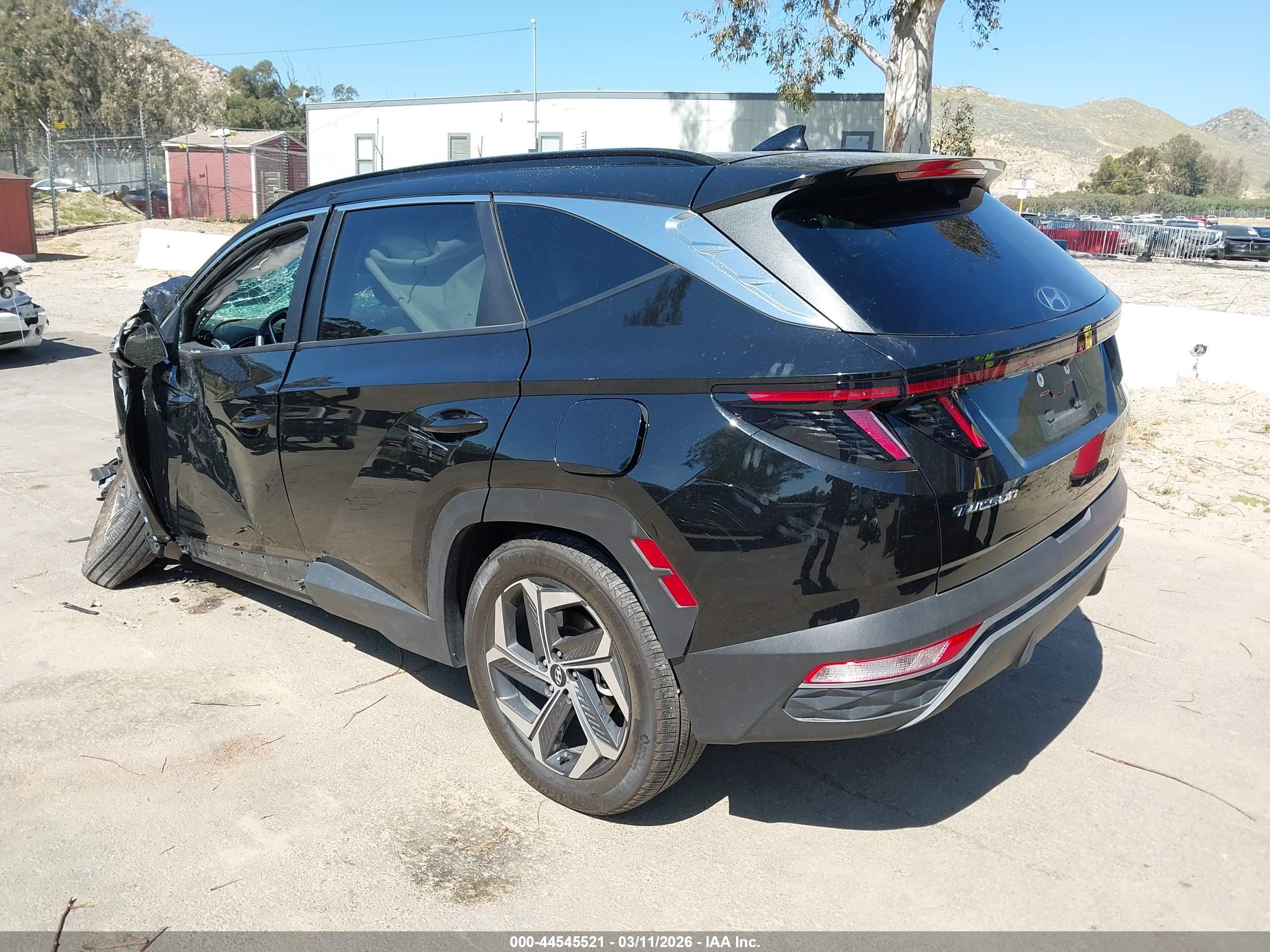 HYUNDAI TUCSON image 3