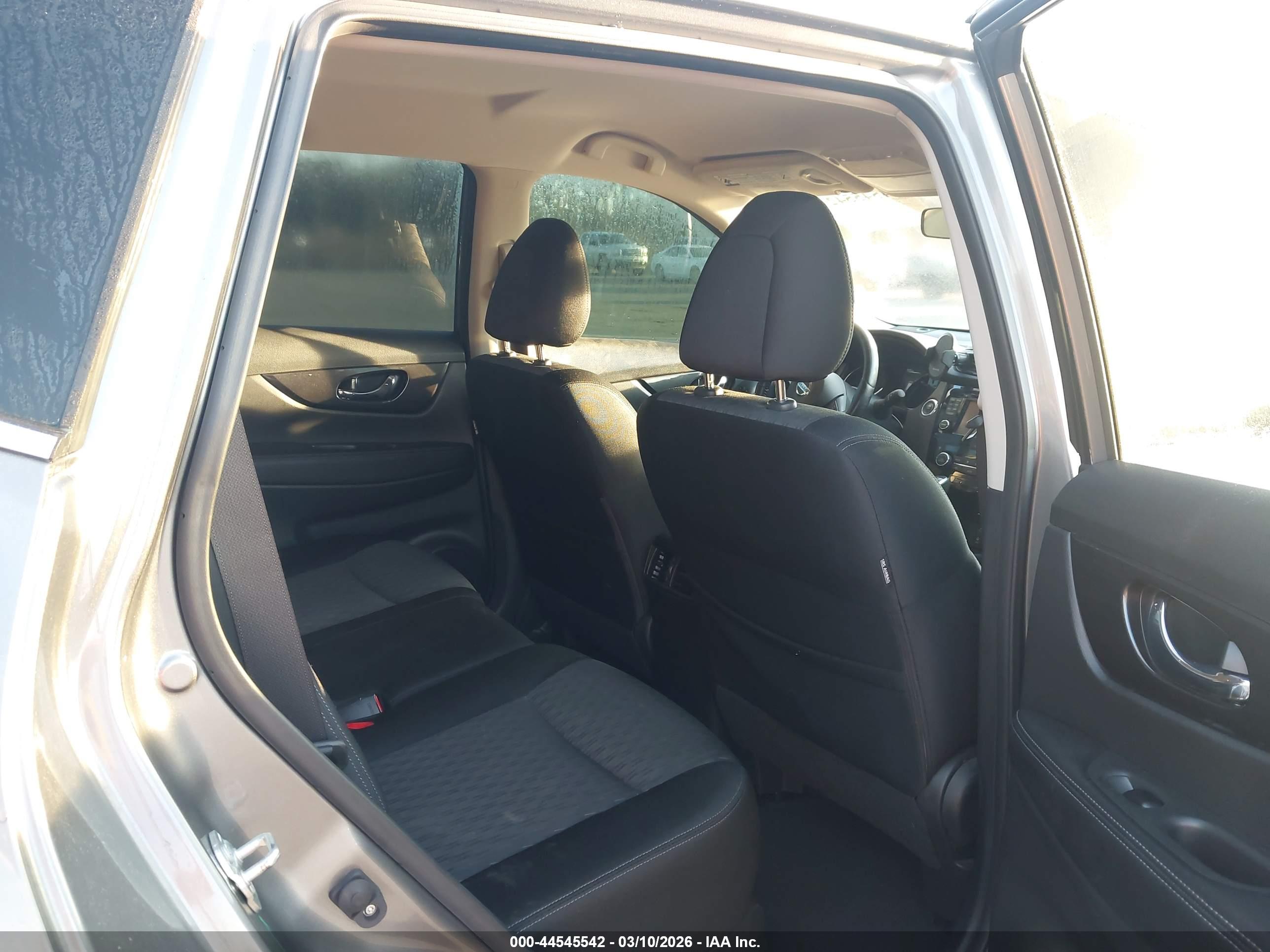 NISSAN ROGUE image 8