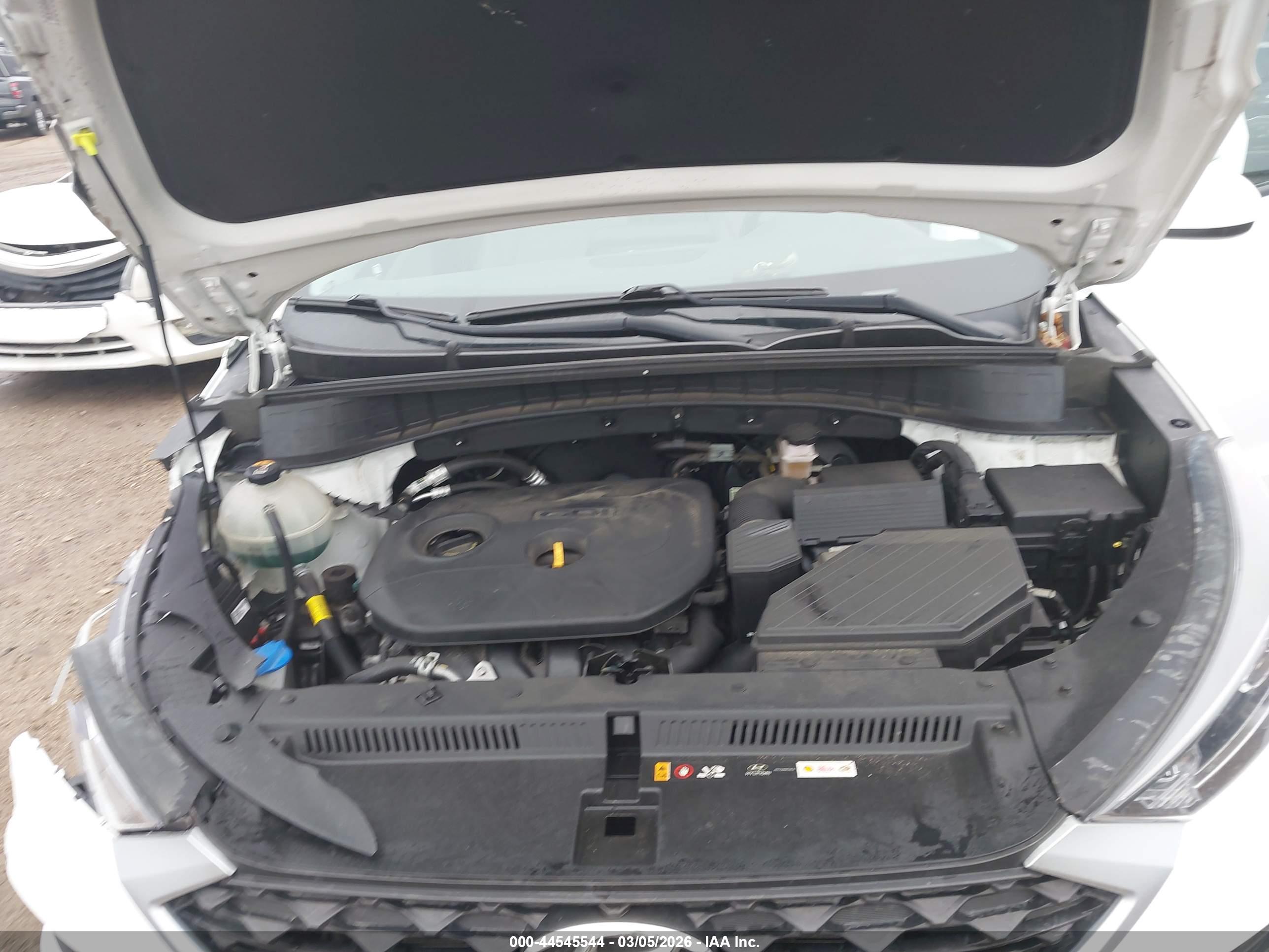 HYUNDAI TUCSON image 10