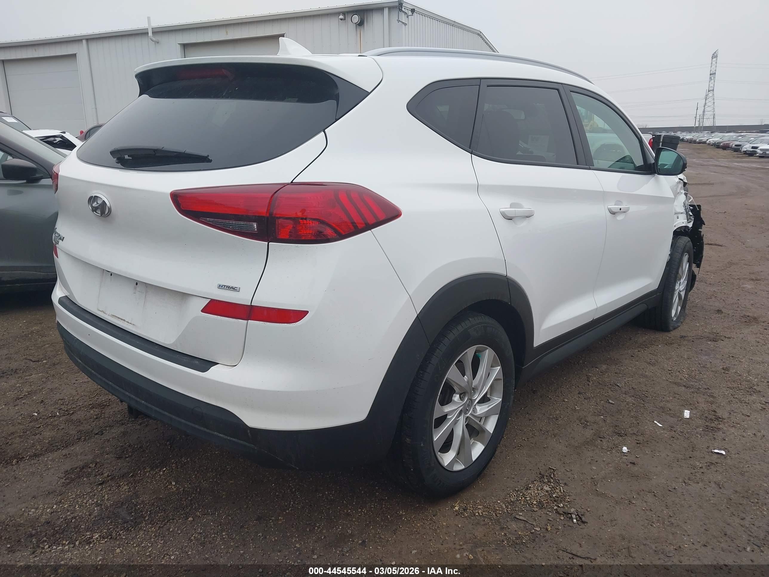 HYUNDAI TUCSON image 4