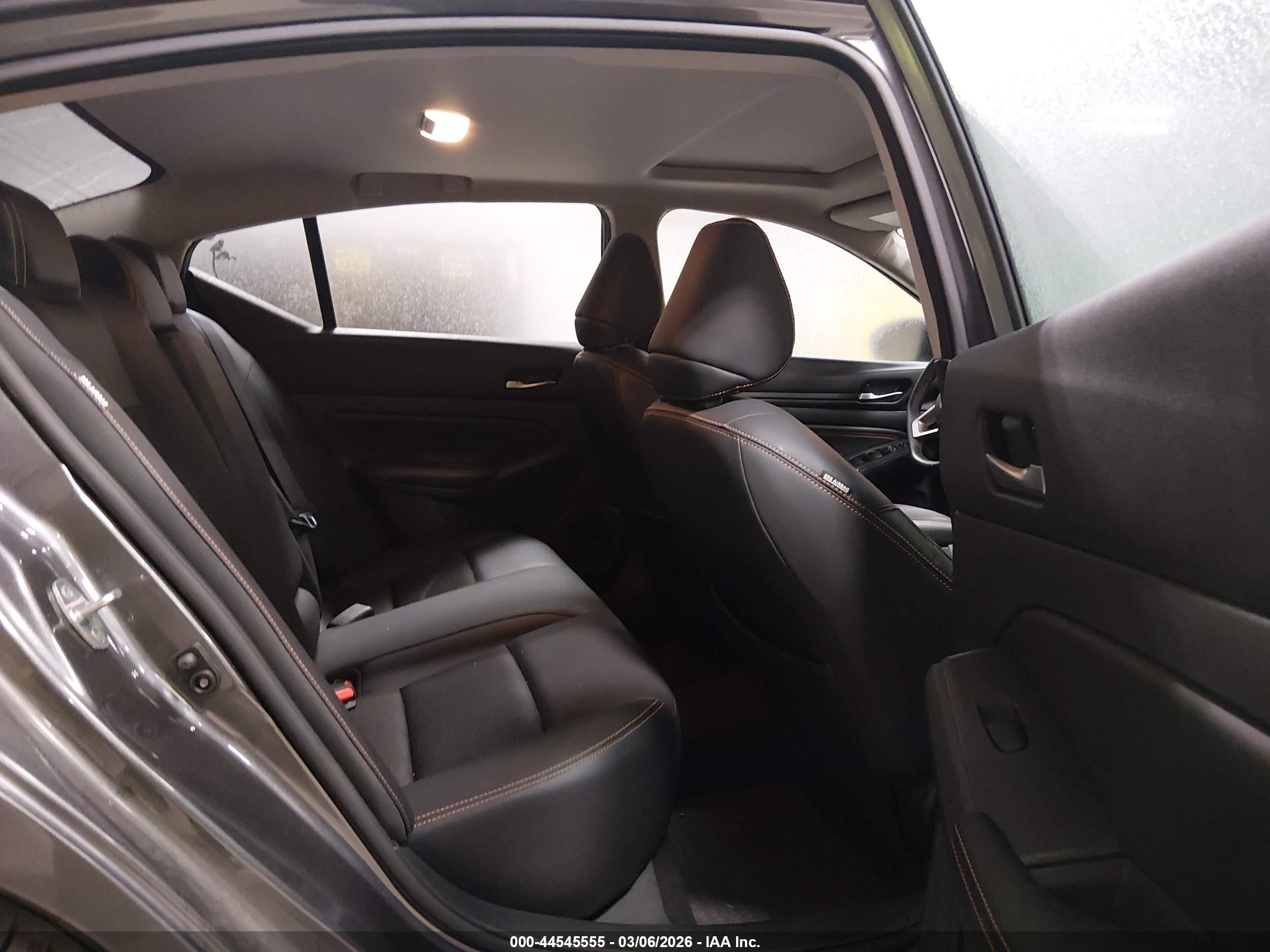 NISSAN ALTIMA image 8