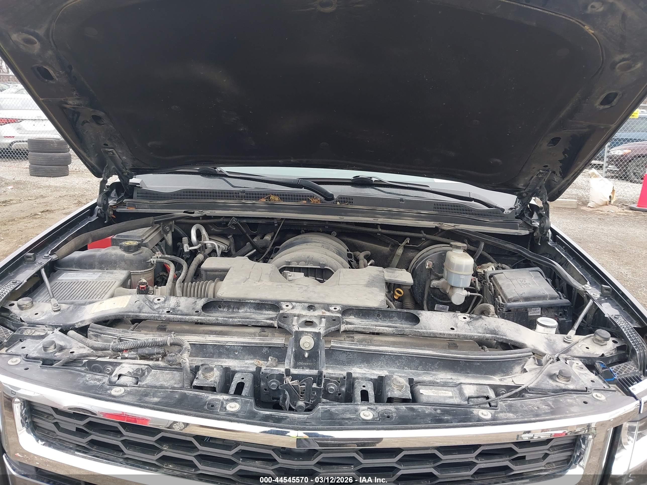 CHEVROLET SUBURBAN image 10