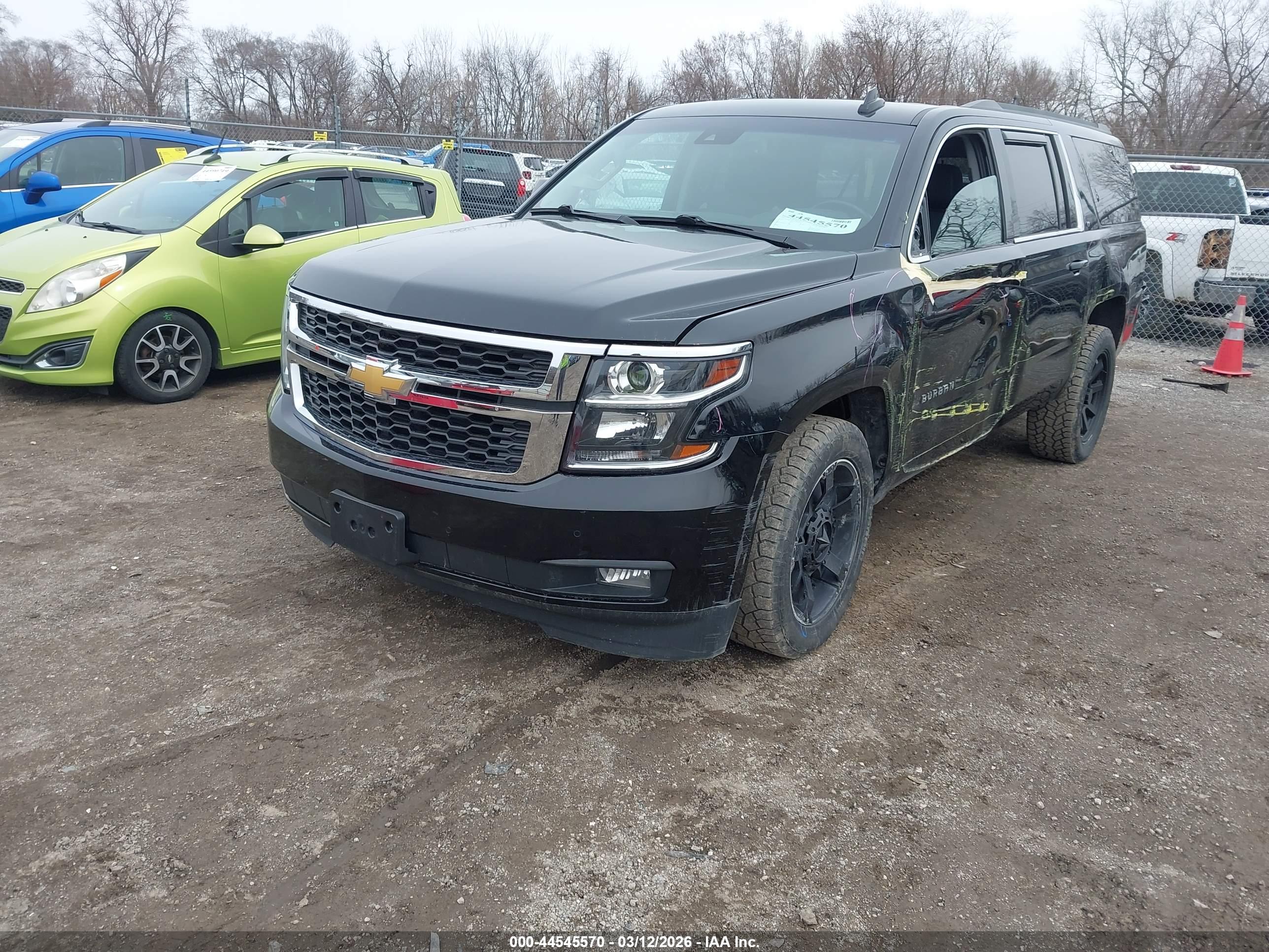 CHEVROLET SUBURBAN image 2