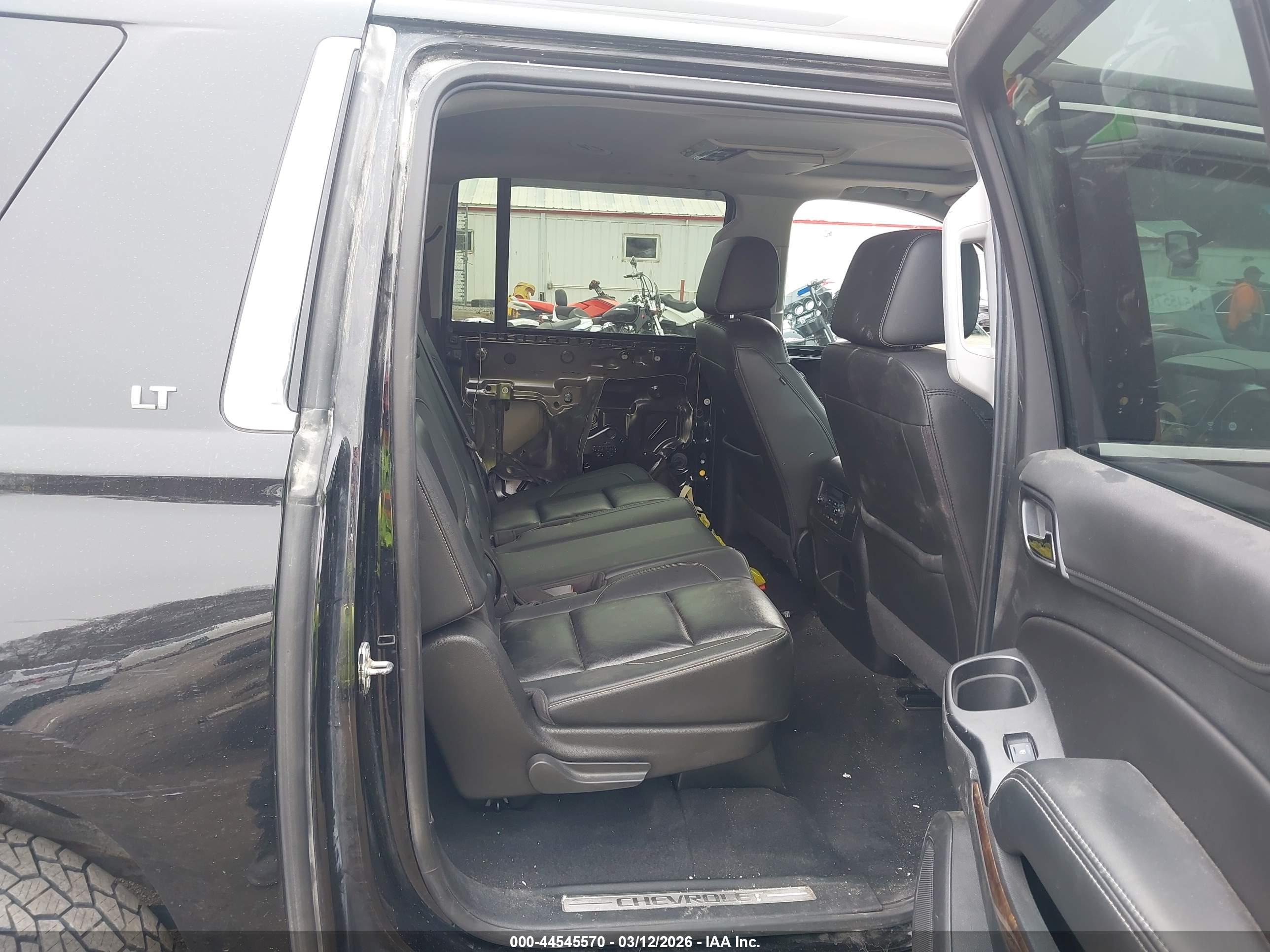 CHEVROLET SUBURBAN image 8