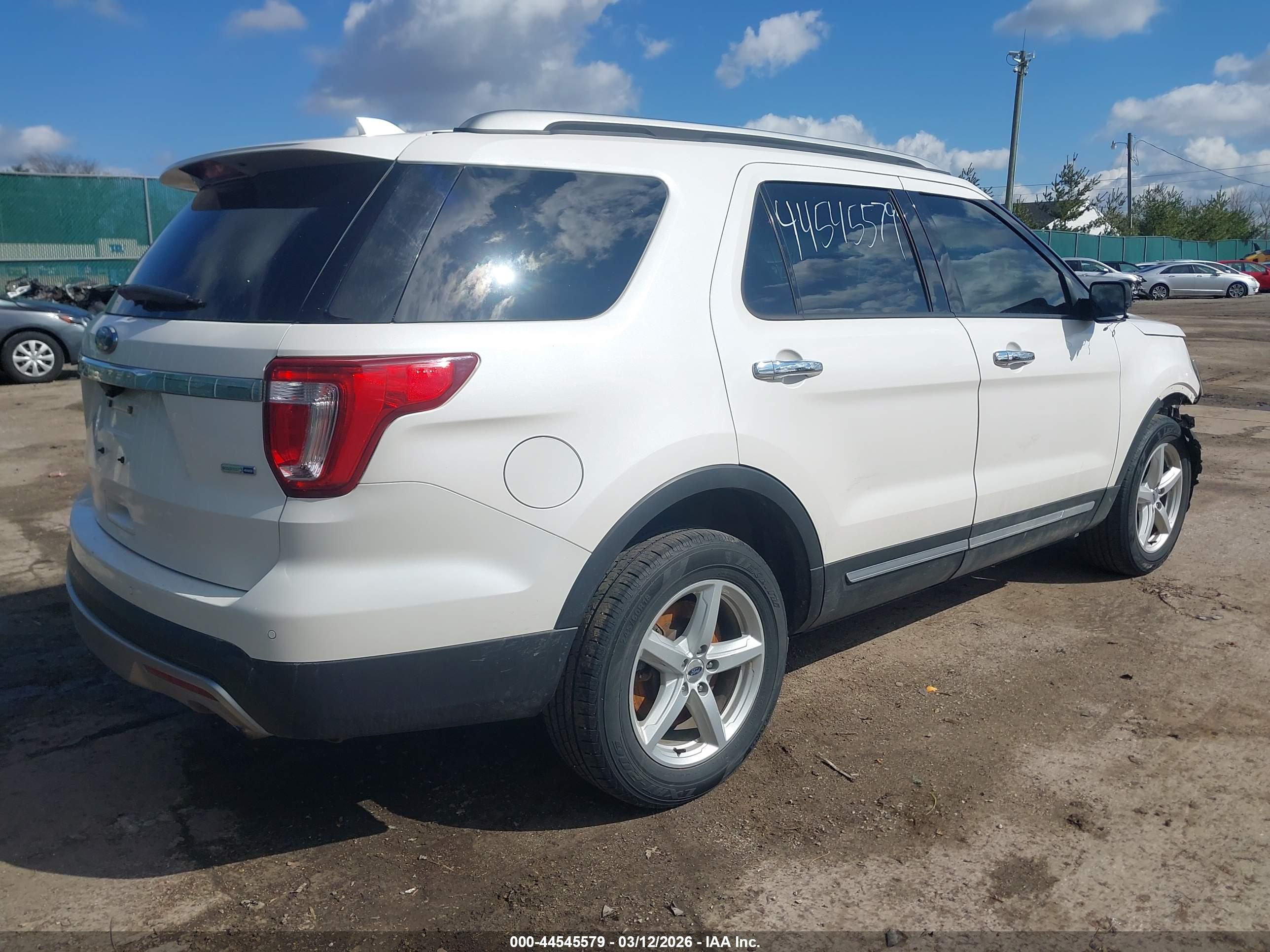 FORD EXPLORER image 4