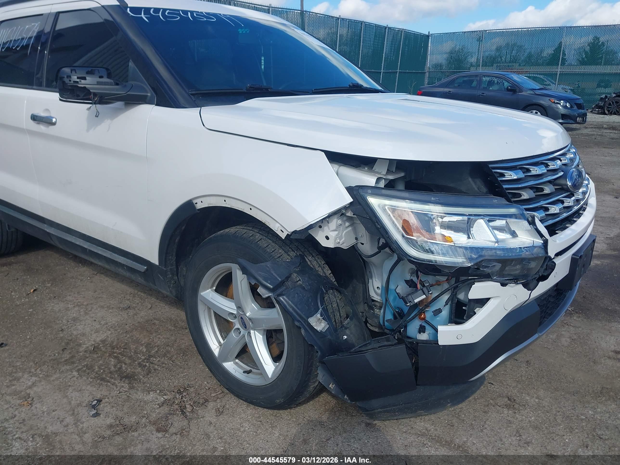 FORD EXPLORER image 6