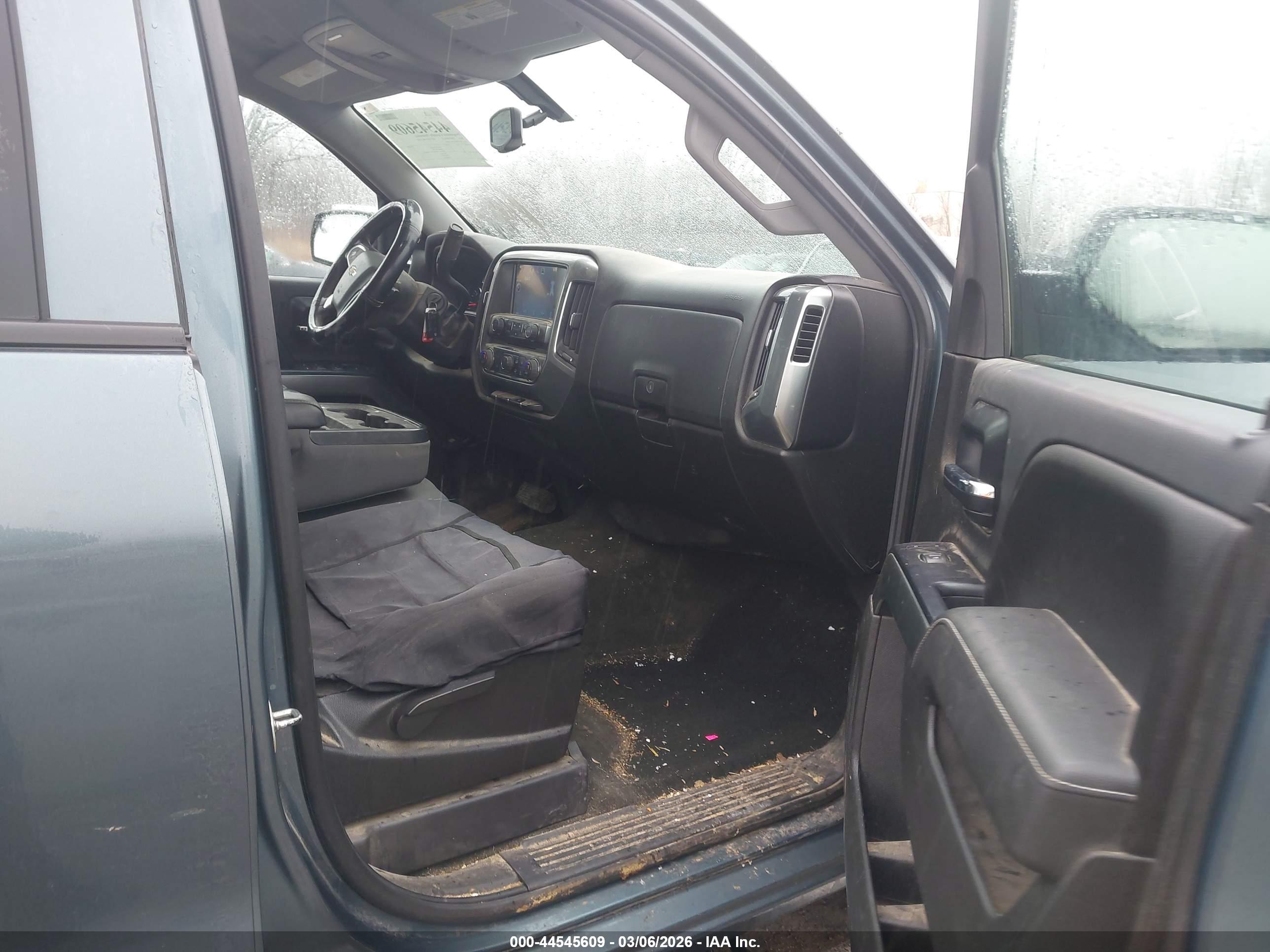 CHEVROLET SILVERADO image 5