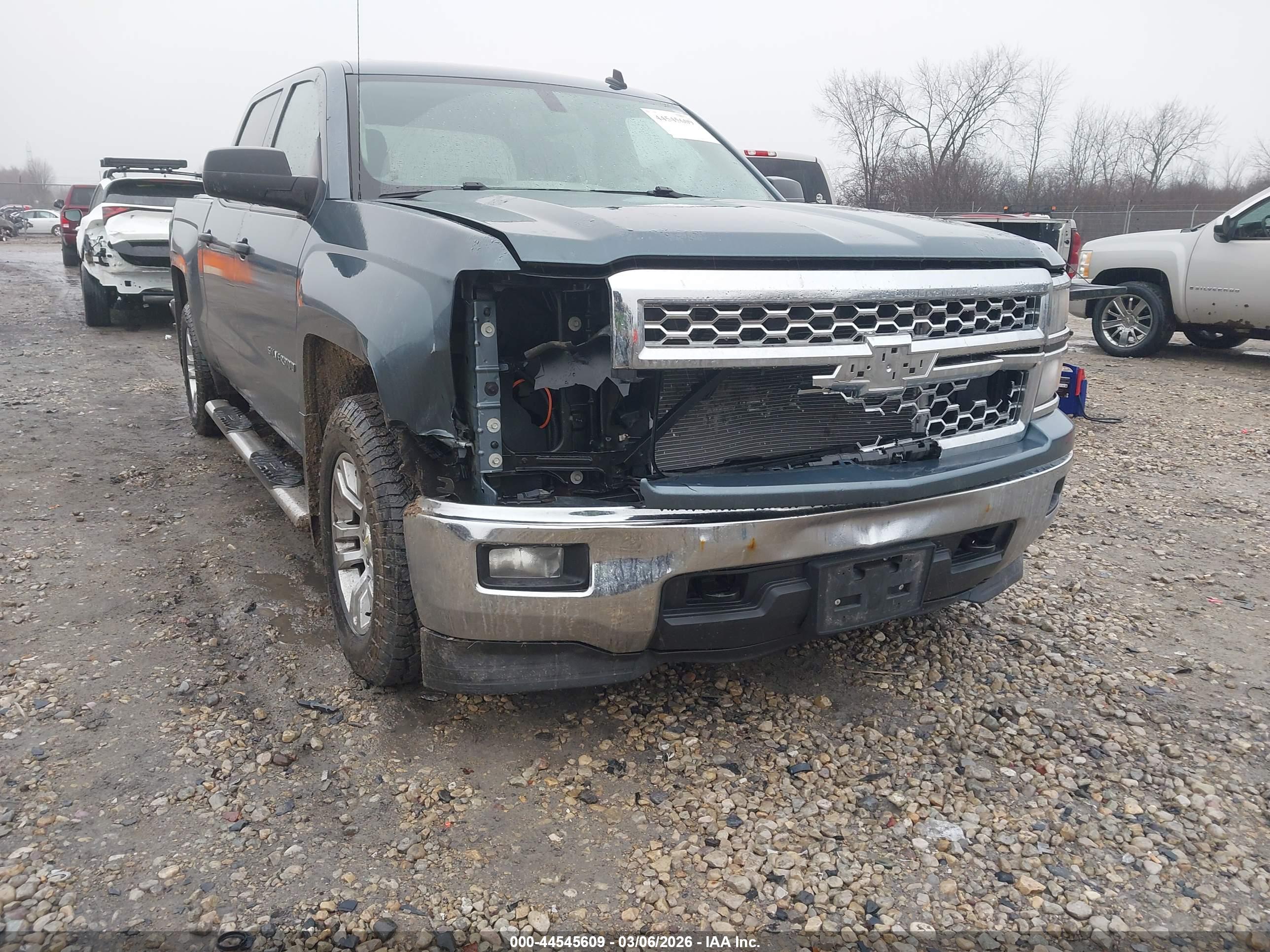 CHEVROLET SILVERADO image 6