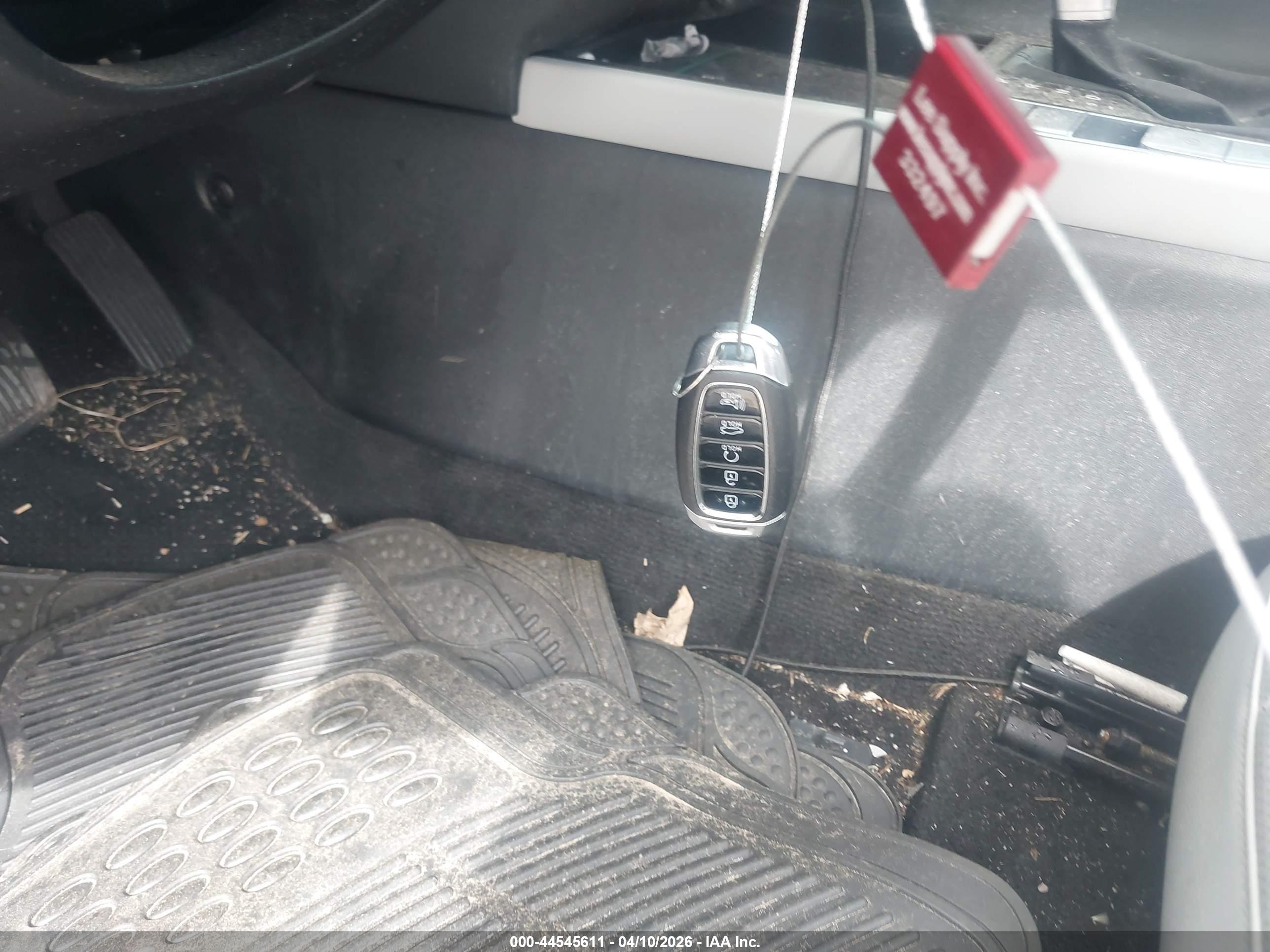 HYUNDAI ELANTRA image 11