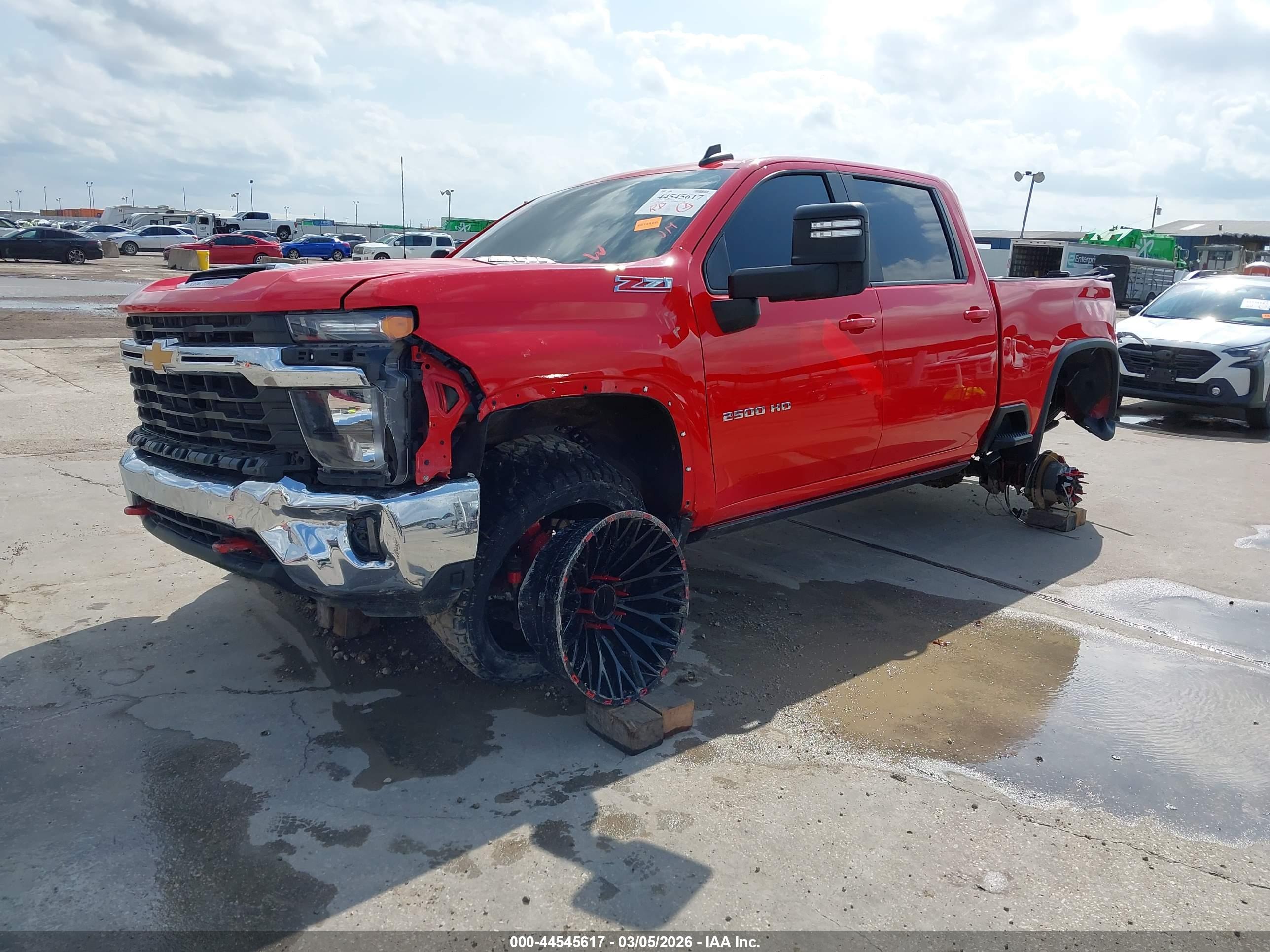 CHEVROLET SILVERADO image 2