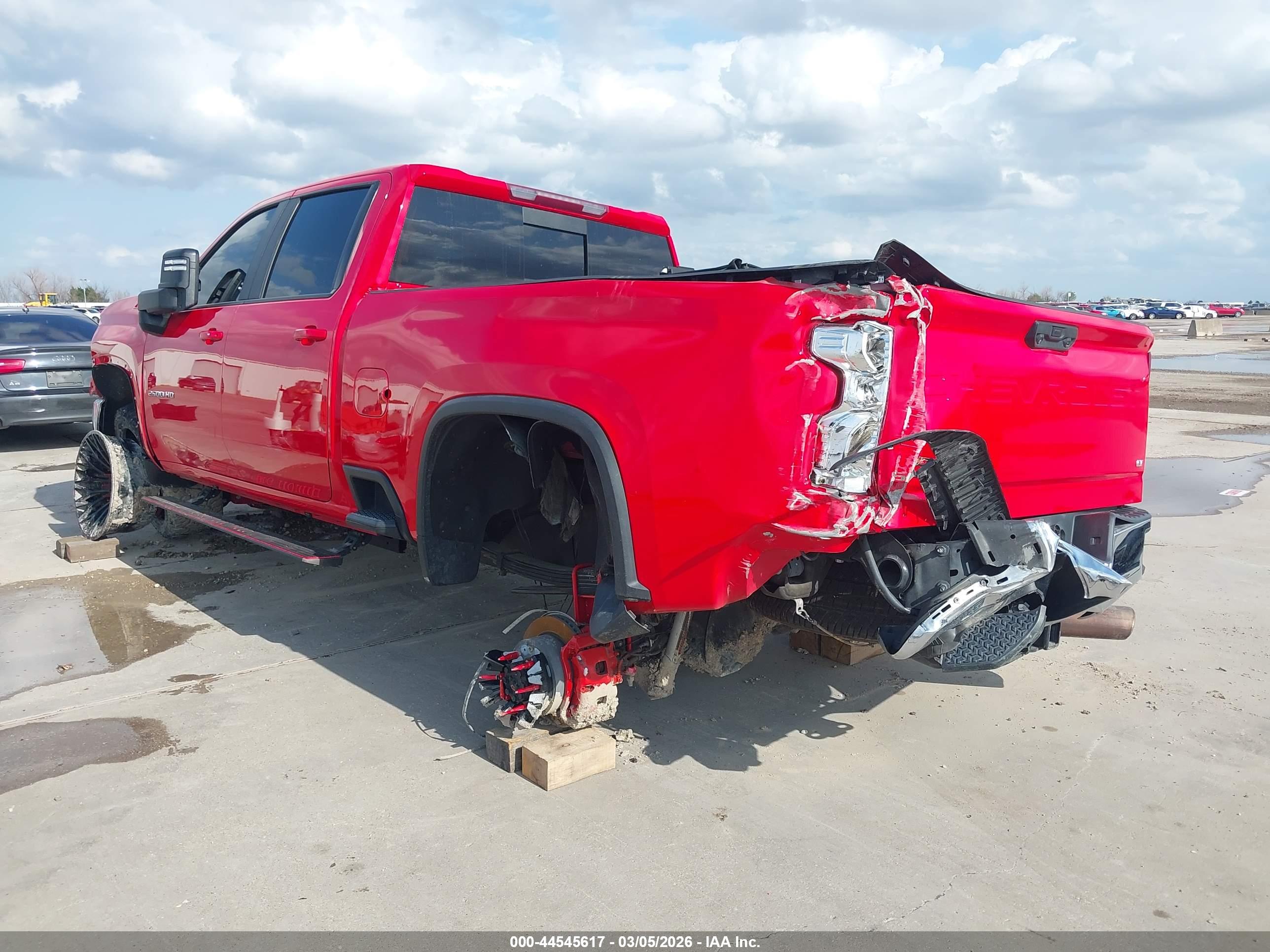 CHEVROLET SILVERADO image 3