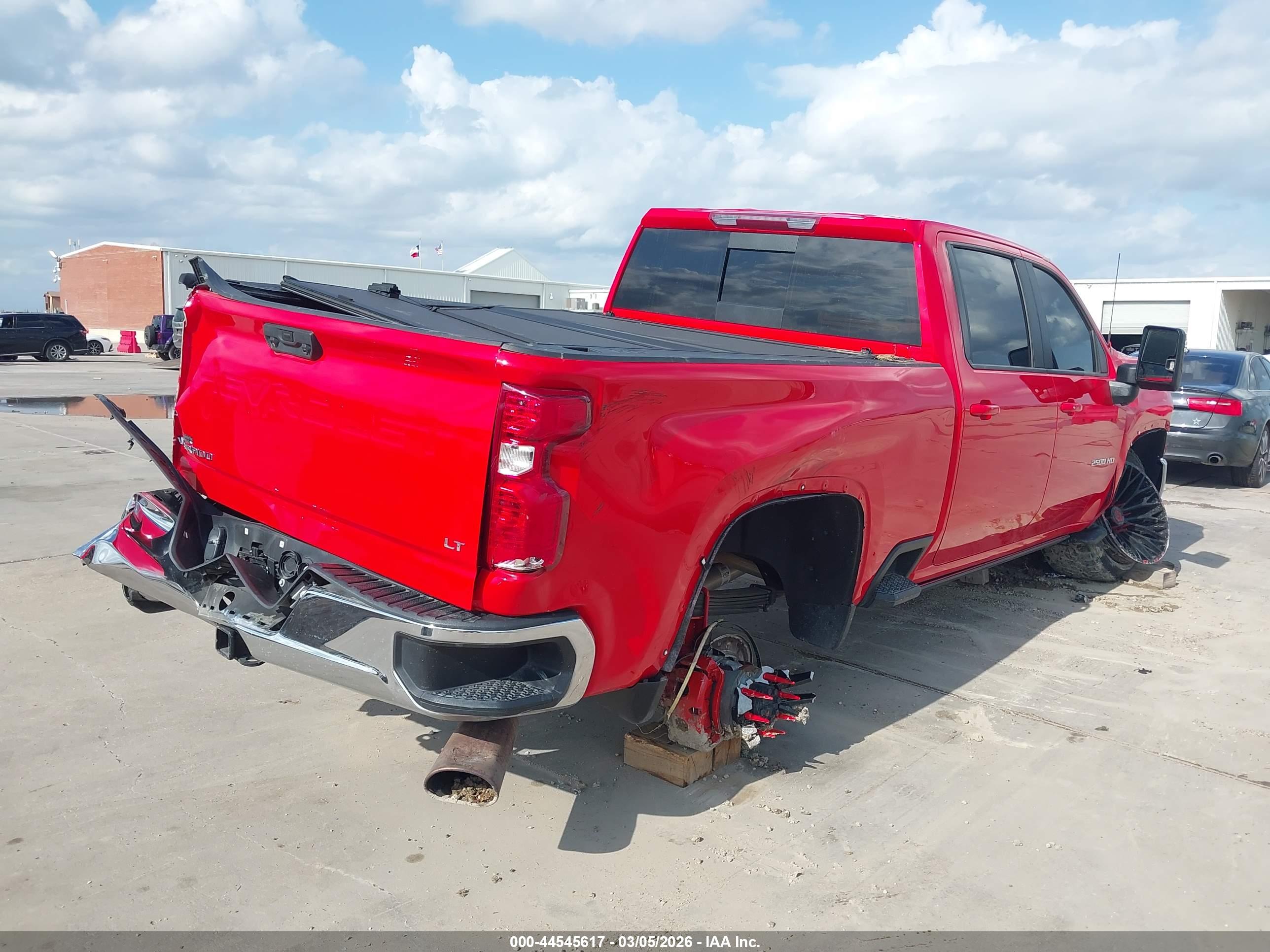 CHEVROLET SILVERADO image 4