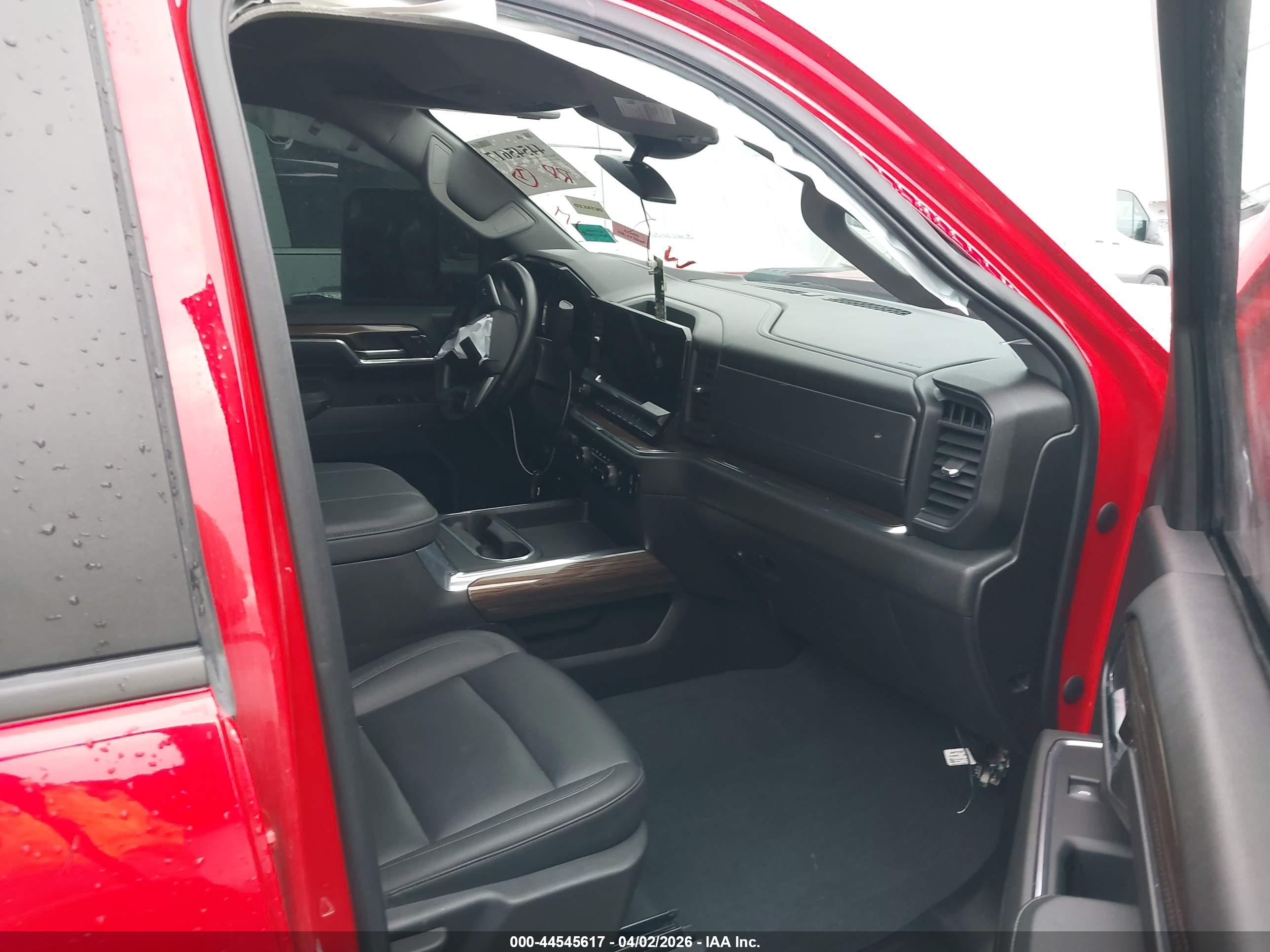 CHEVROLET SILVERADO image 7