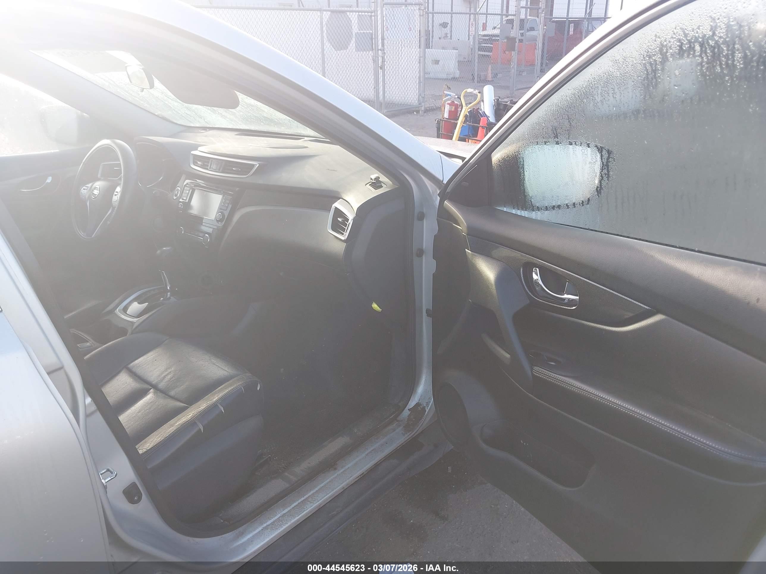 NISSAN ROGUE image 5