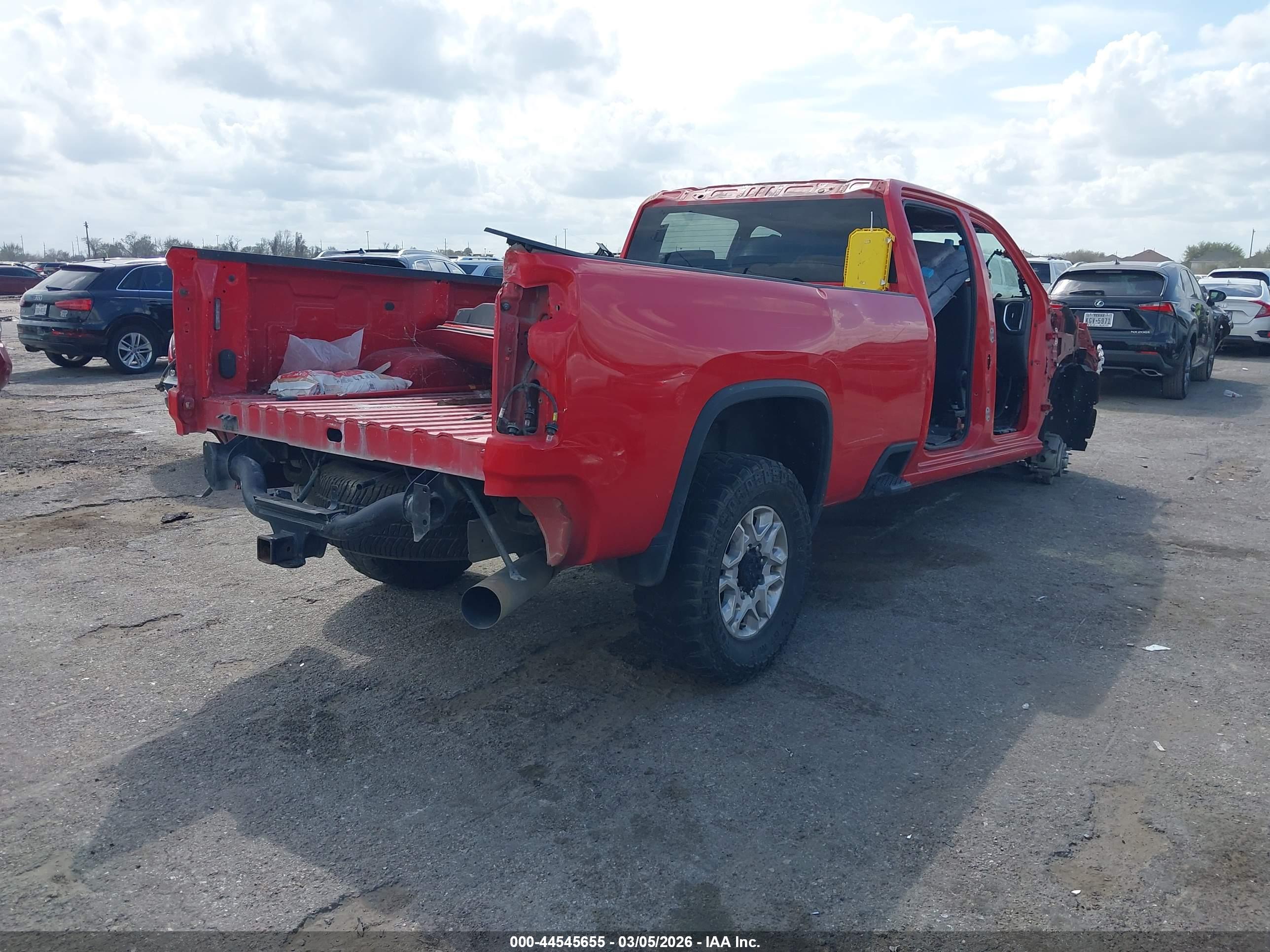 CHEVROLET SILVERADO image 4