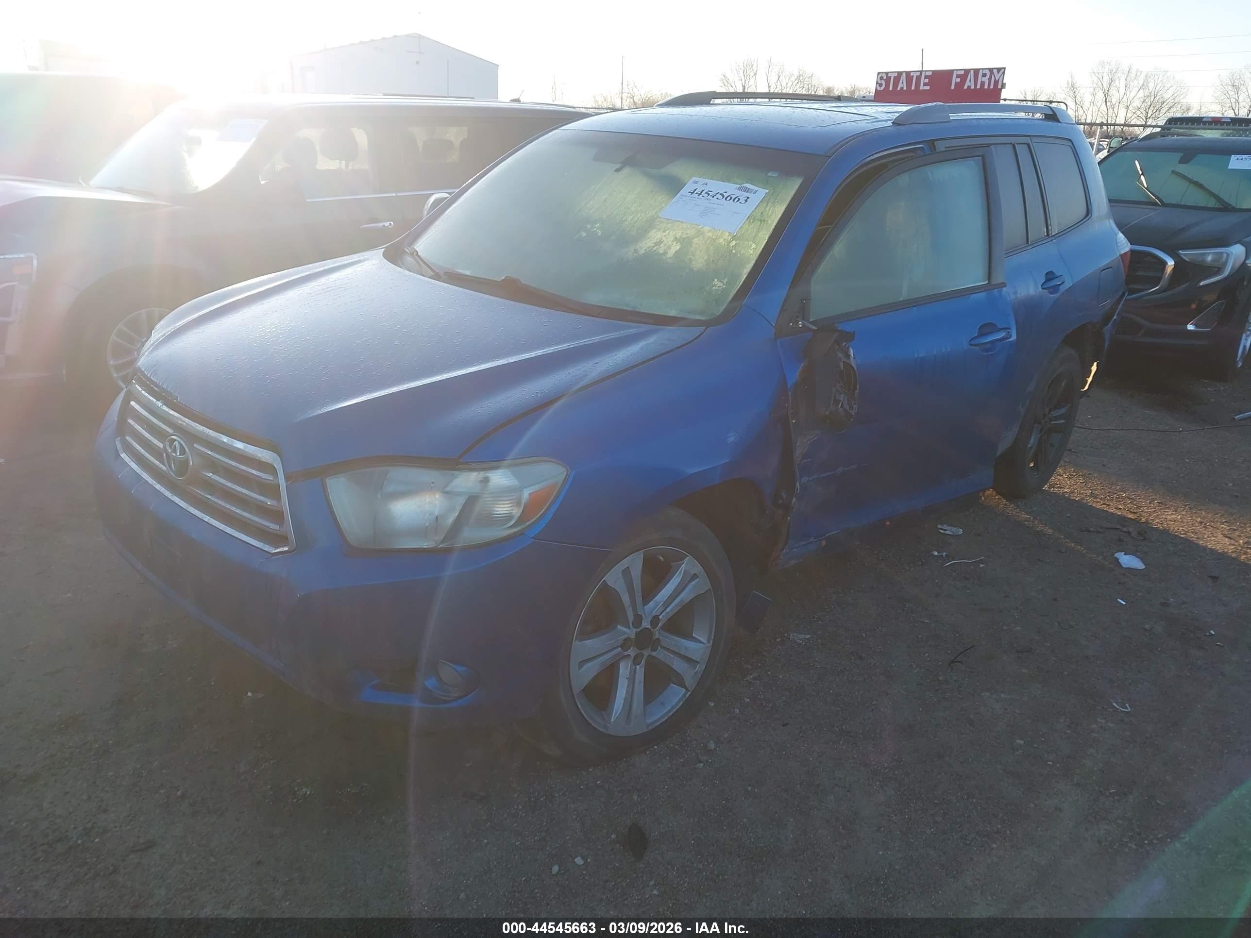 TOYOTA HIGHLANDER image 2